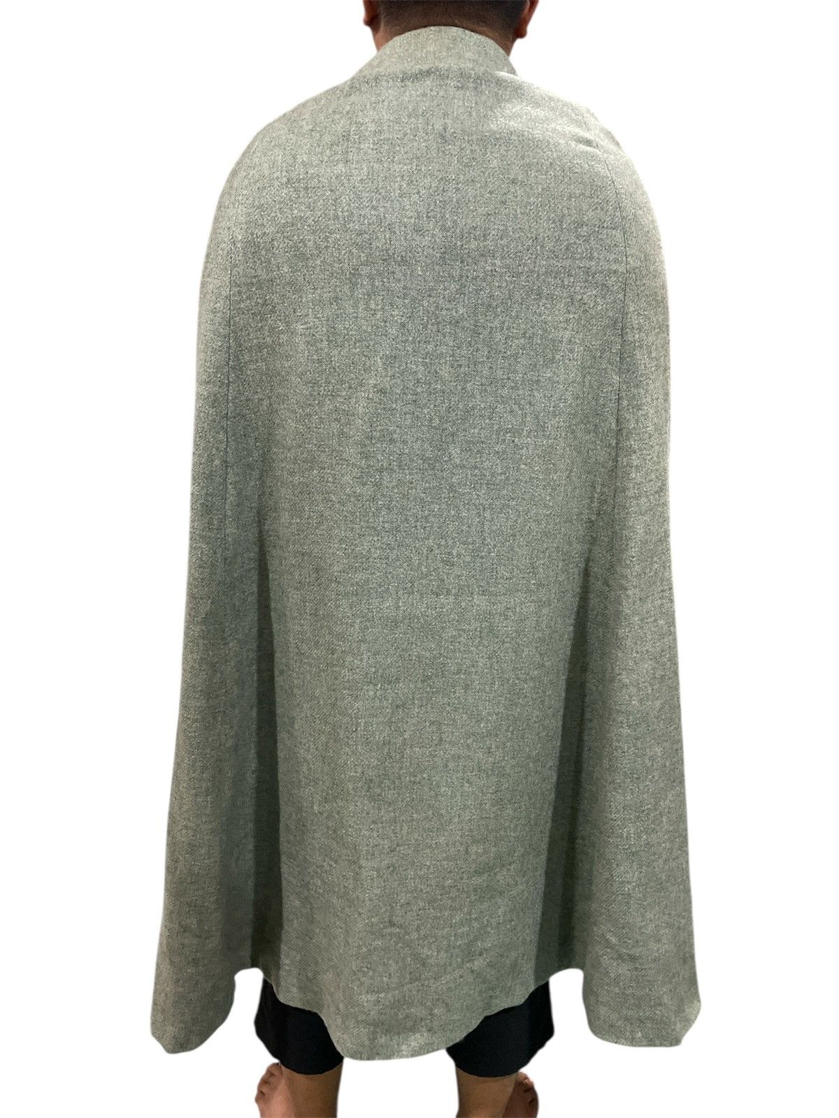 Burberry Burberry England Wool Poncho Cape Coat Size US L / EU 52-54 / 3 - 3 Thumbnail
