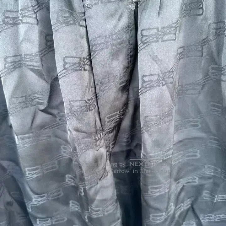 Balenciaga Balenciaga New Pleated Logo Print Shorts. Size US 30 / EU 46 - 3 Thumbnail