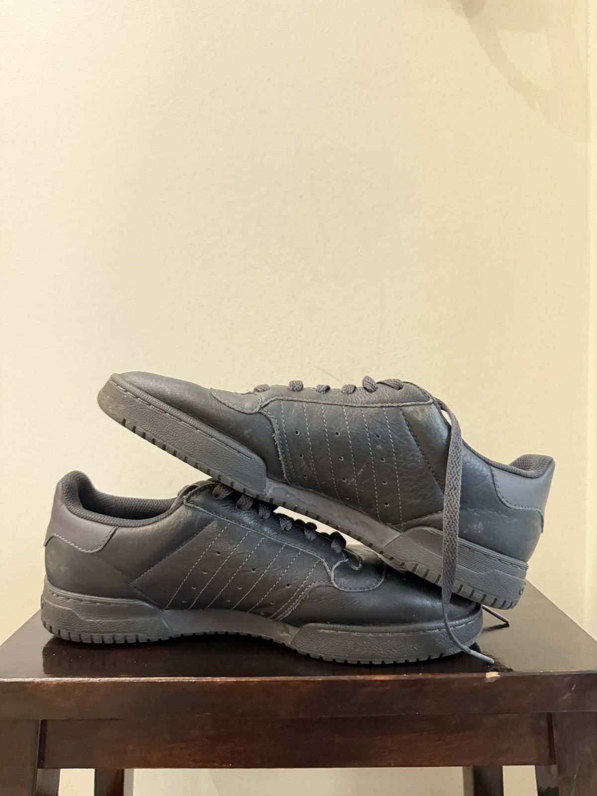 Yeezy Adidas Yeezy Calabas Powerphase Black Size US 8.5 / EU 41-42 - 2 Thumbnail