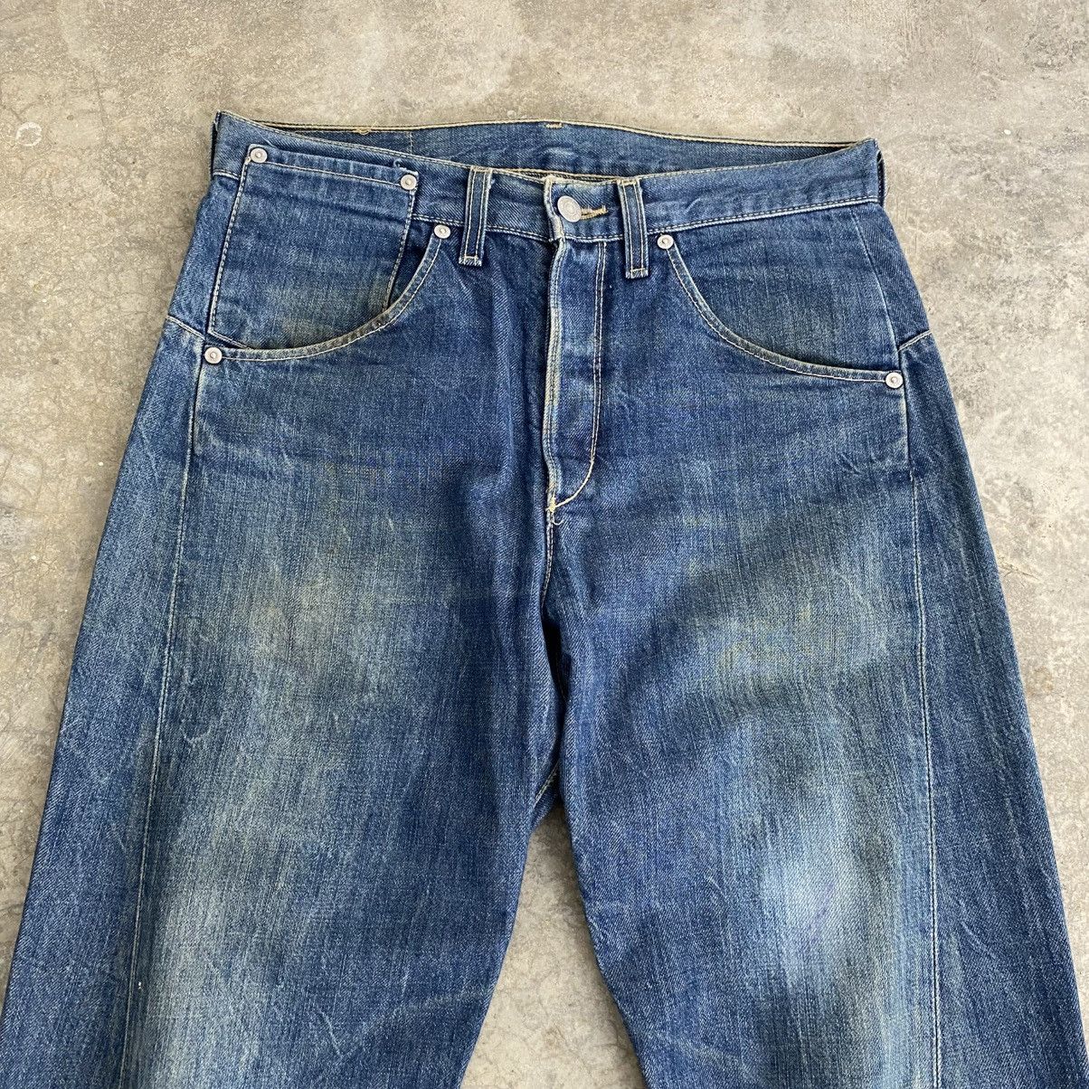 Levi's Vintage Levis Engineered Loose Denim Twisted Leg Jeans Size US 30 / EU 46 - 2 Thumbnail
