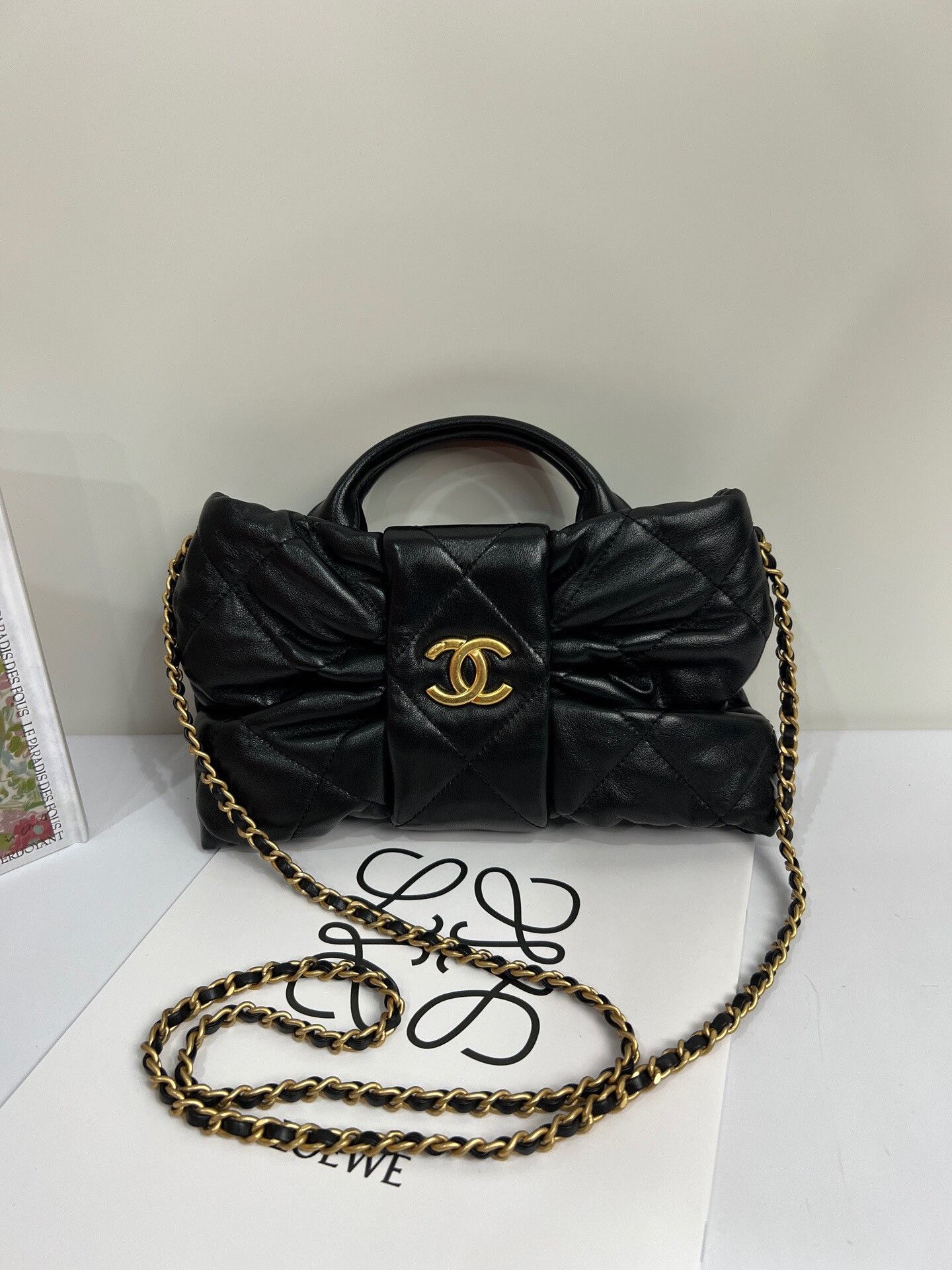 Chanel Pre-loved Bag Very good condition Size ONE SIZE - 1 Thumbnail