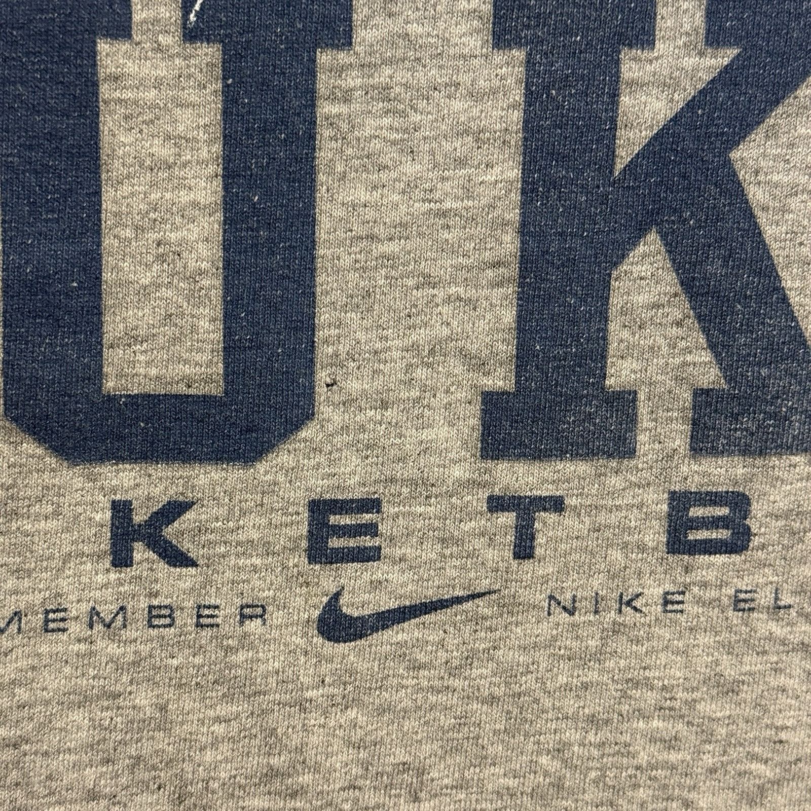 Nike Vintage Nike Duke Blue Devils Basketball T Shirt Mens Large Size US L / EU 52-54 / 3 - 6 Thumbnail