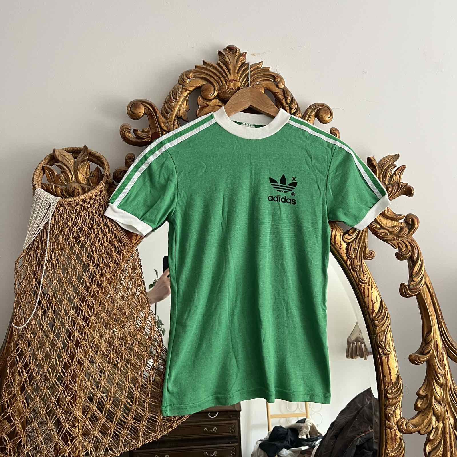 Vintage Vintage 80s Adidas Trefoil Logo T shirt Sz S Size US S / EU 44-46 / 1 - 1 Thumbnail