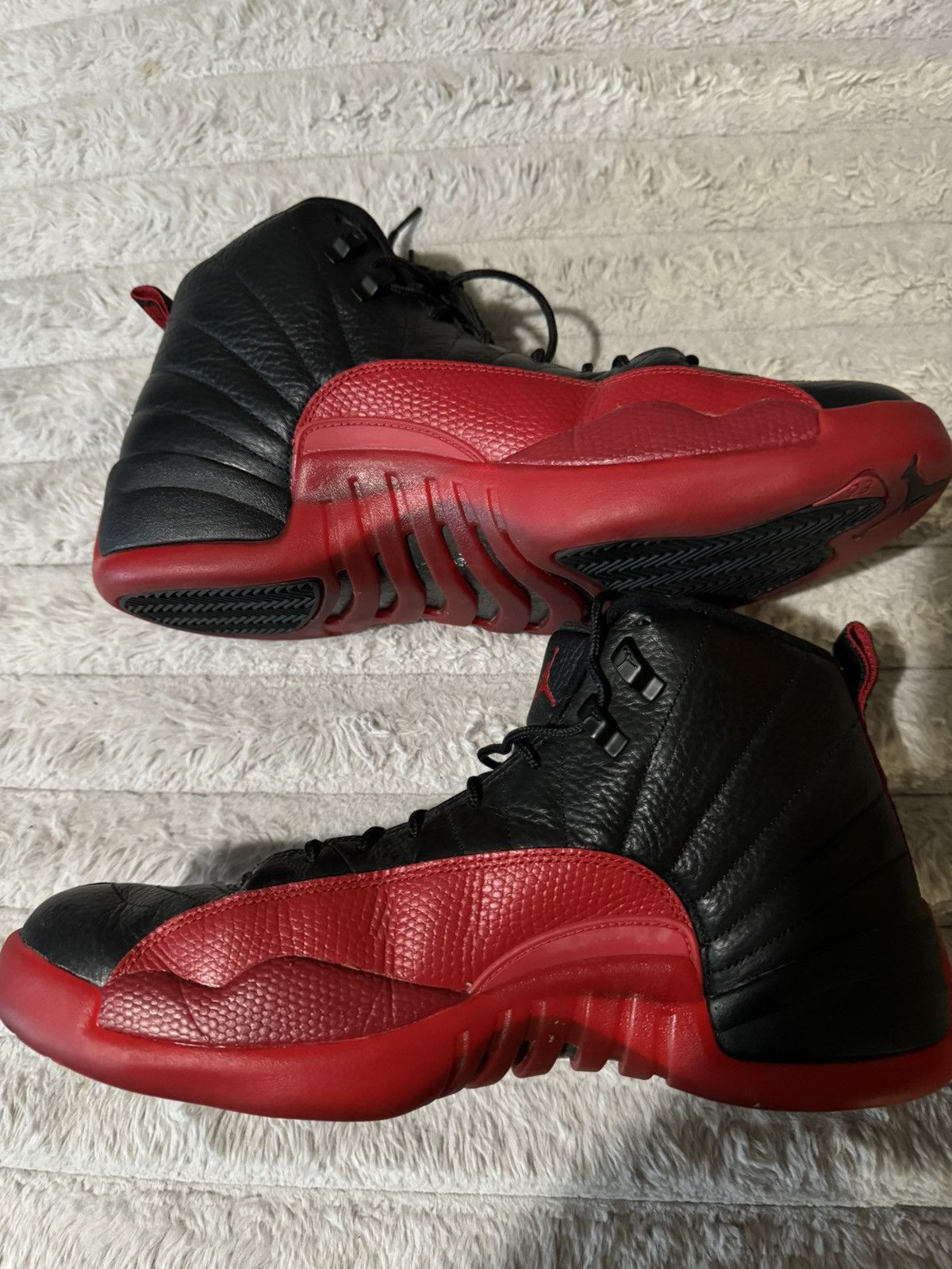 Jordan Brand Jordan 12 Retro Flu Game 2016 sz 12 Used Size US 12 / EU 45 - 2 Thumbnail