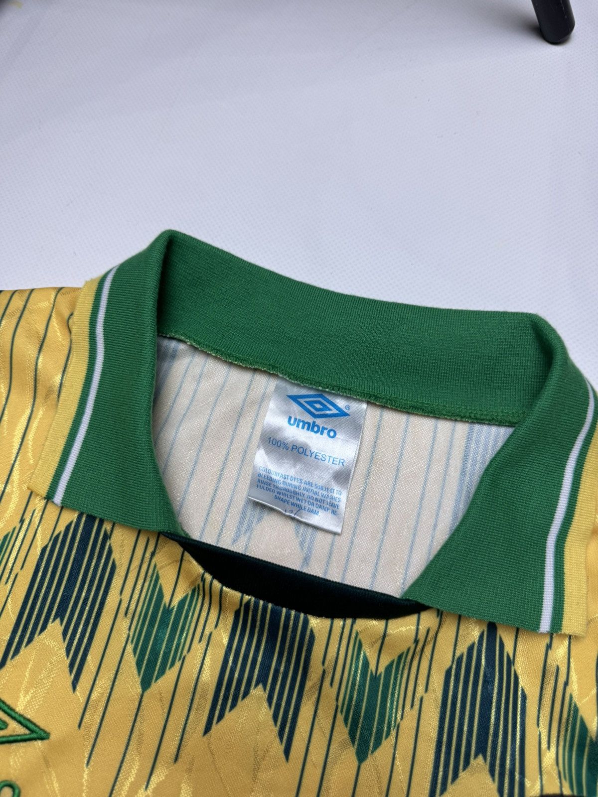 Umbro × Vintage Rare vintage soccer jersey umbro Celtic y2k (fake) Size US XL / EU 56 / 4 - 7 Thumbnail