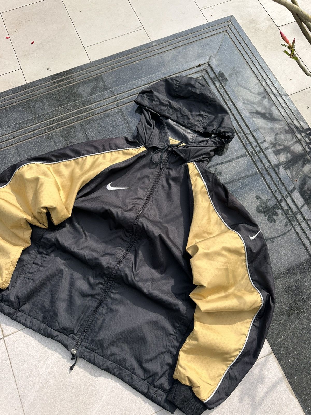 Nike VINTAGE NIKE JACKET Size US XL / EU 56 / 4 - 3 Thumbnail