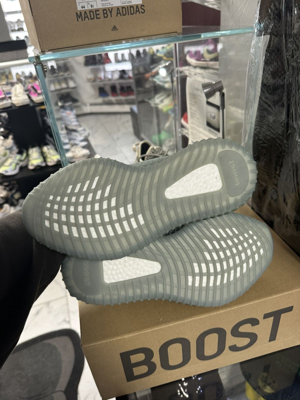 Yeezy Yeezy Boost 359 V2 ‘Salt’ Size US 9 / EU 42 - 5 Thumbnail