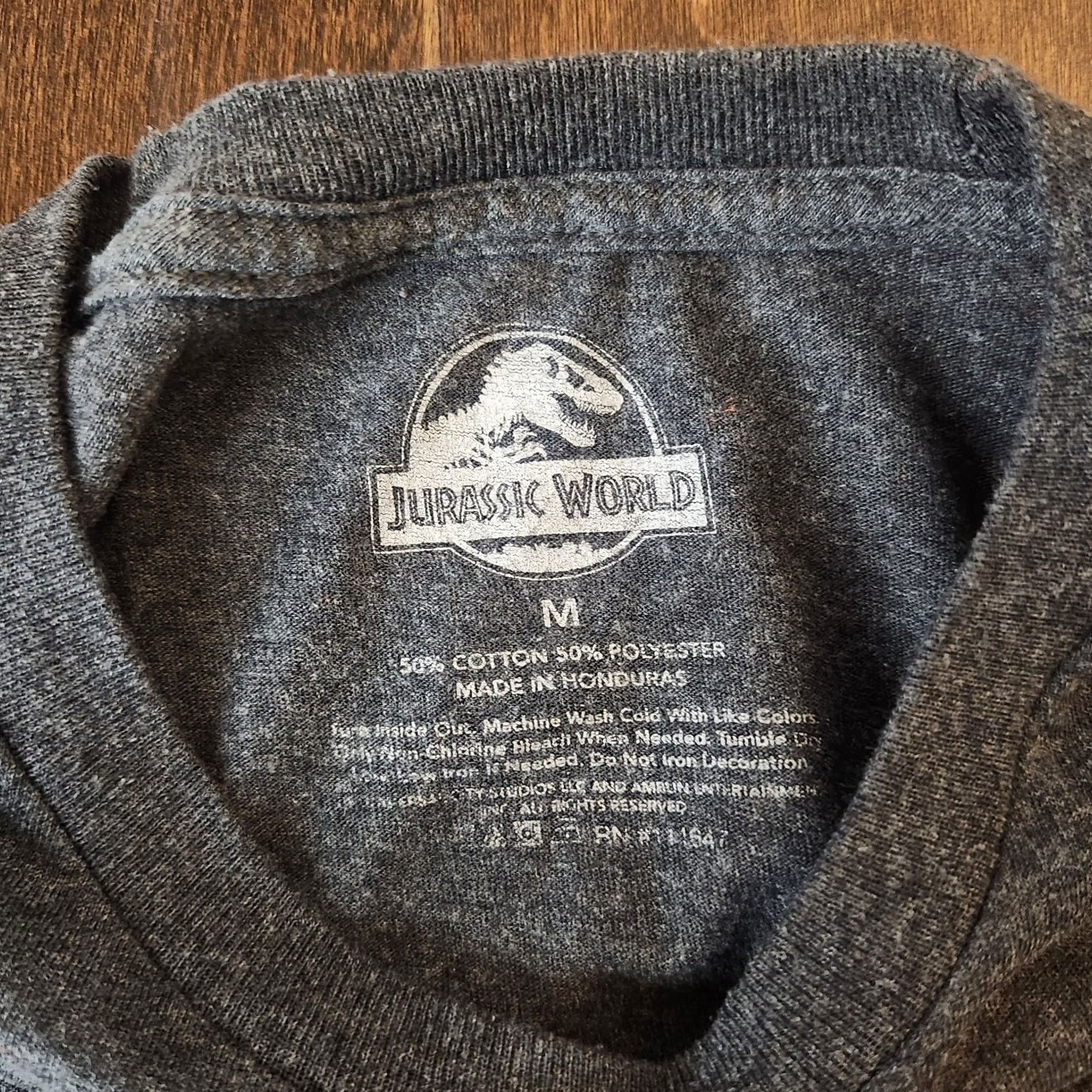 Vintage Jurassic Park Jurassic World Logo T Shirt Mens M Gray Graphic Tee Size US M / EU 48-50 / 2 - 6 Thumbnail