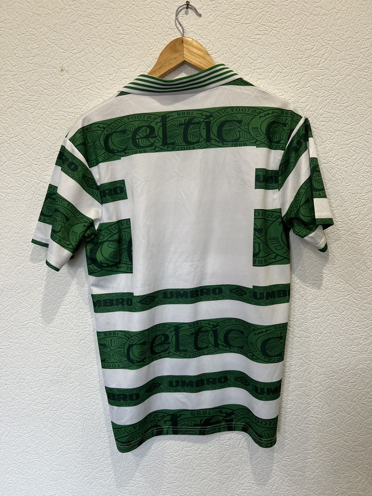 Umbro × Vintage Celtic Umbro Soccer Jersey Vintage Rare Size US M / EU 48-50 / 2 - 5 Thumbnail