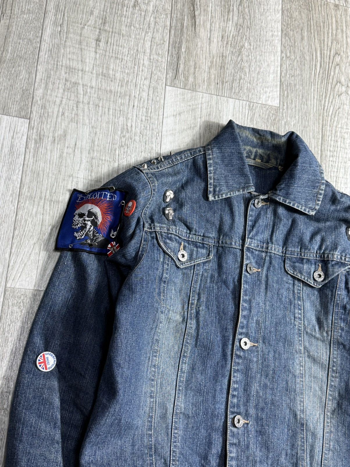 Japanese Brand Custom Denim Jacket with Patches Unique Piece Y2K streetwear Size S / US 4 / IT 40 - 2 Thumbnail