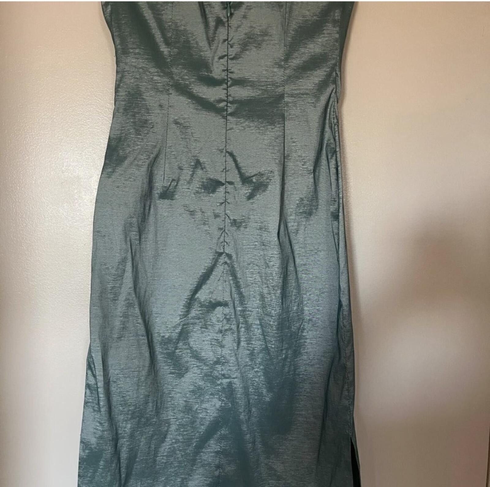 Forever 21 Forever 21 formal dress Size S / US 4 / IT 40 - 3 Thumbnail
