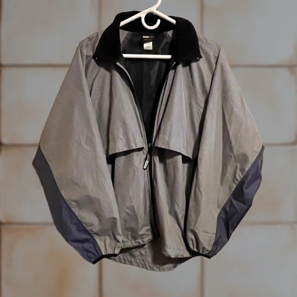 Vintage IllumiNITE Mens Jacket Windbreaker Run Reflective Lightweight Gray L Zip Outer Shell Polyester Breathable All Seasons Sports Activewear jackets) Size US L / EU 52-54 / 3 - 1 Thumbnail