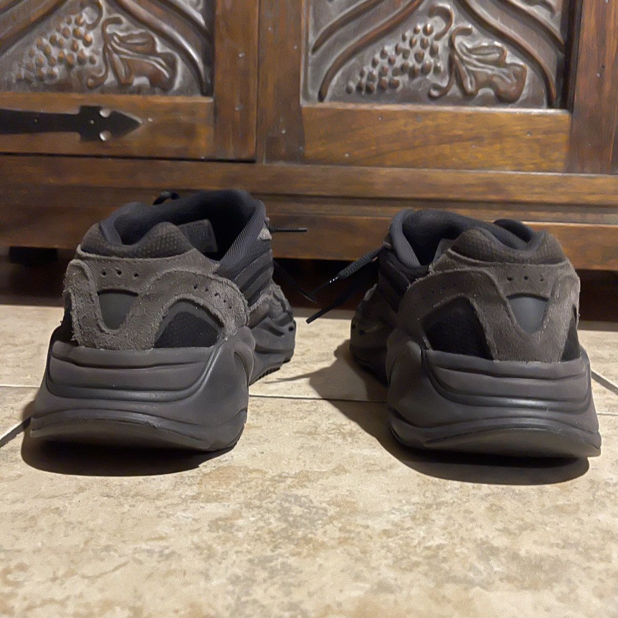 Adidas Adidas Yeezy Boost 700 V2 'Vanta' Size US 6 / EU 39 - 5 Thumbnail