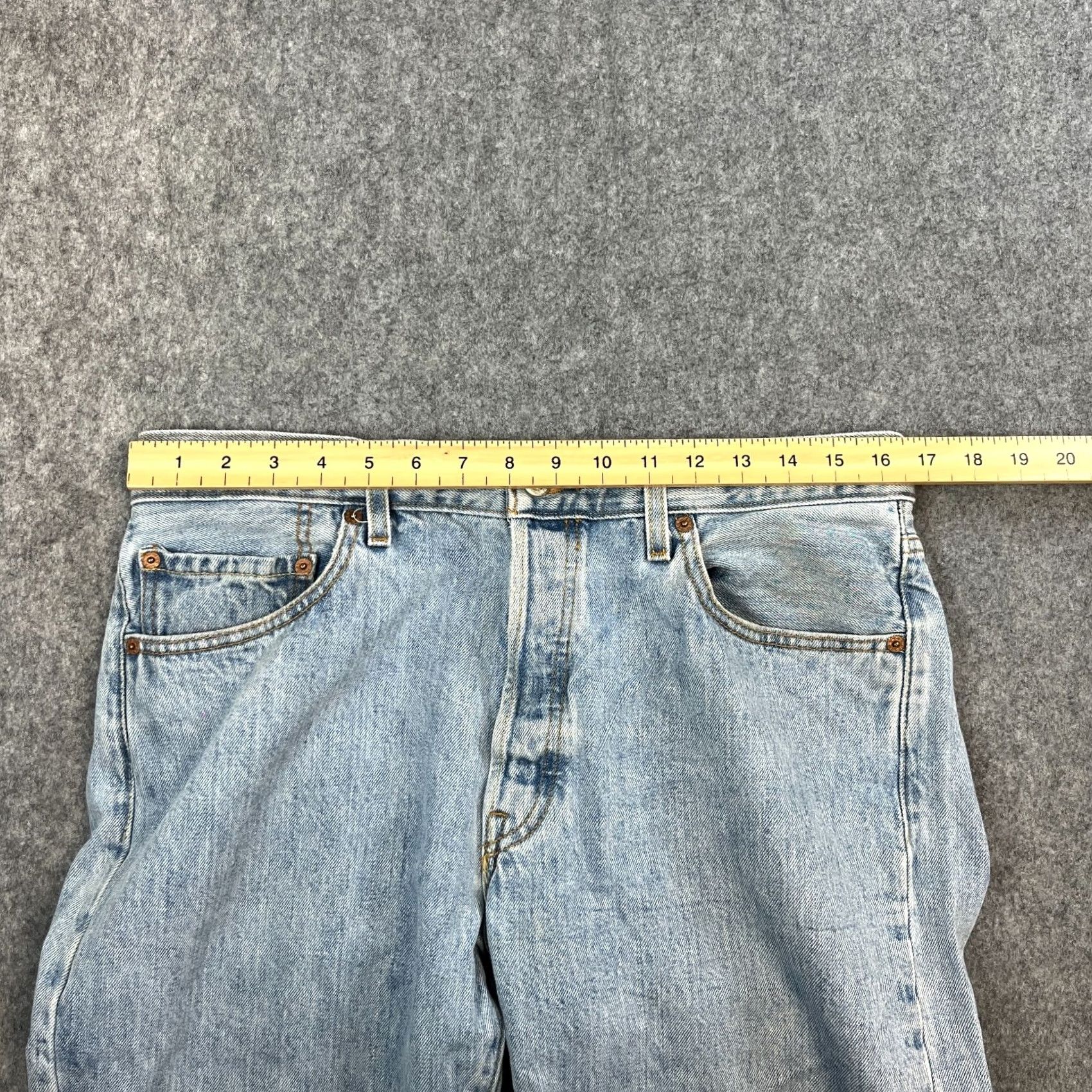 Levi's Levi's 501 Mens Jeans Regular Straight 34 30 Light Wash Blue Vintage 00s jeans Mens 34 Light Blue 501 Series Vintage Jeans Size US 34 / EU 50 - 6 Thumbnail