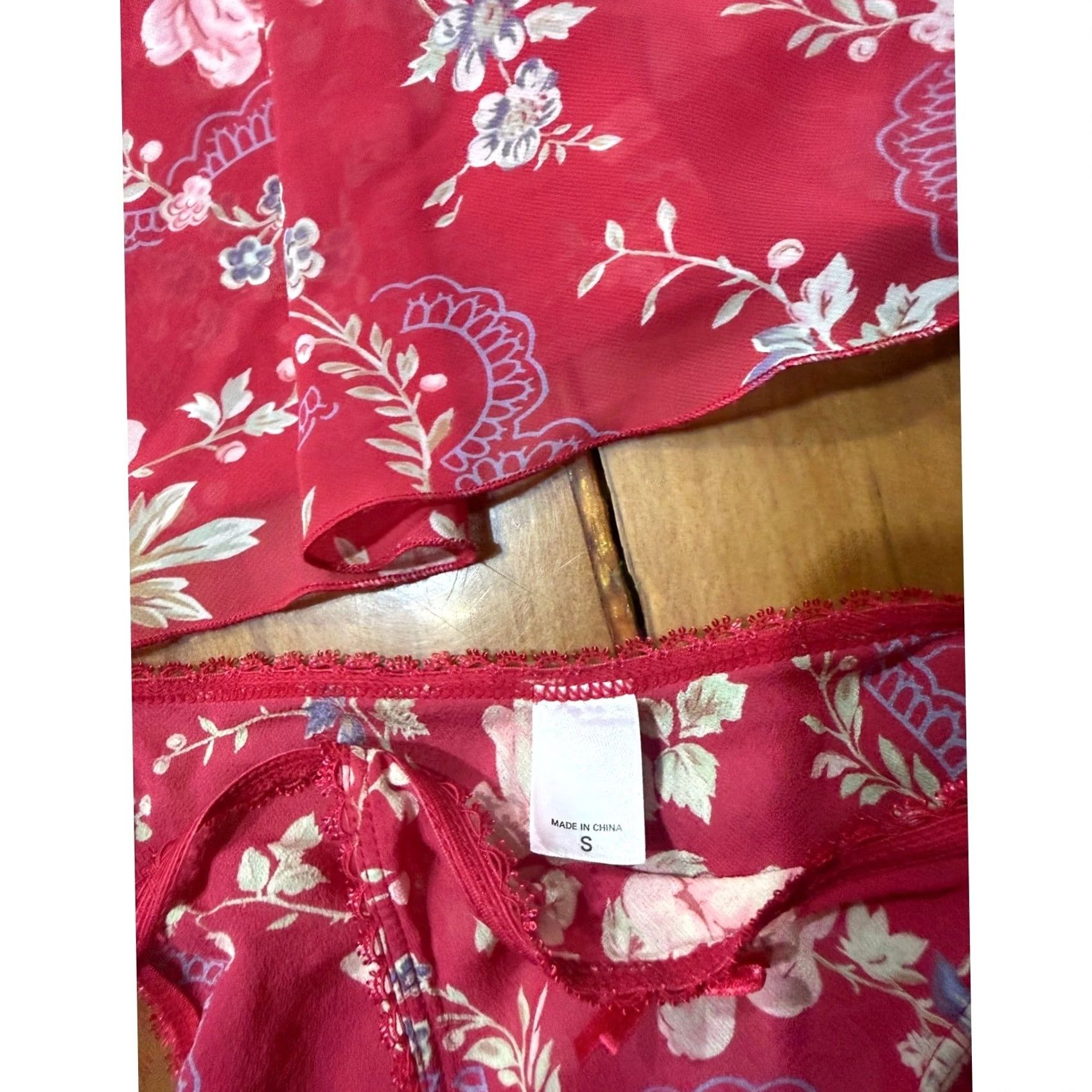 Victoria's Secret VINTAGE Victoria's Secret Set Lingerie Top Small Floral Thong 2 Piece Tank RR8 Shirt Womens Red Christmas? Size S / US 4 / IT 40 - 4 Thumbnail