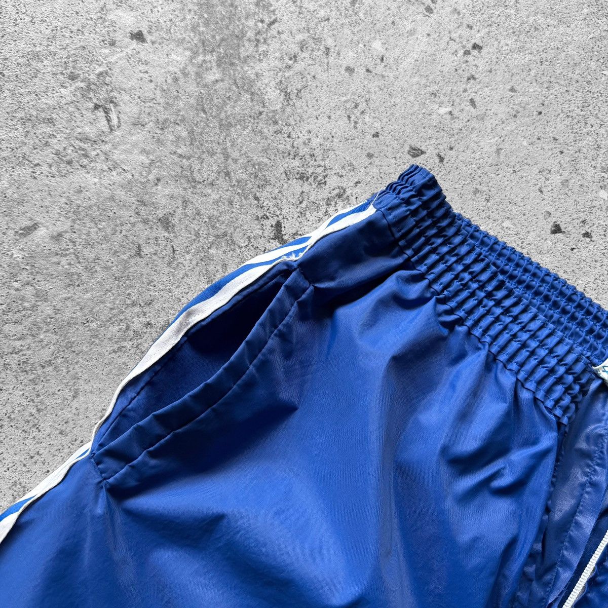 Adidas × Vintage Adidas Mens Vintage 80s 90s Nylon Stylish Pants 3-Stripes Size US 36 / EU 52 - 5 Thumbnail
