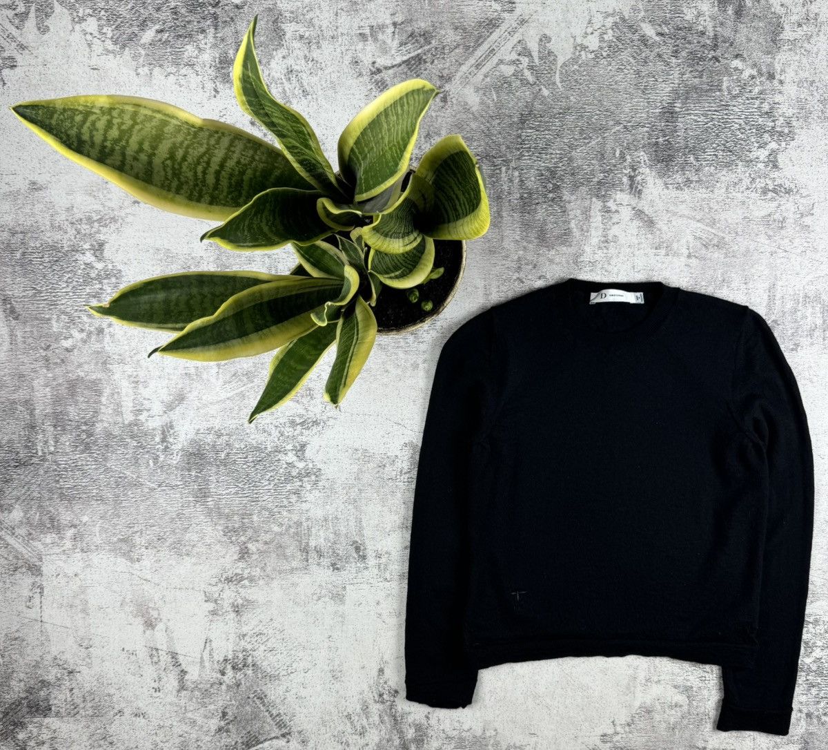 Dior Dior Uniform Bee Logo Wool Women Knit Black XS Sweater Button Cardigan Size XS / US 0-2 / IT 36-38 - 1 Thumbnail
