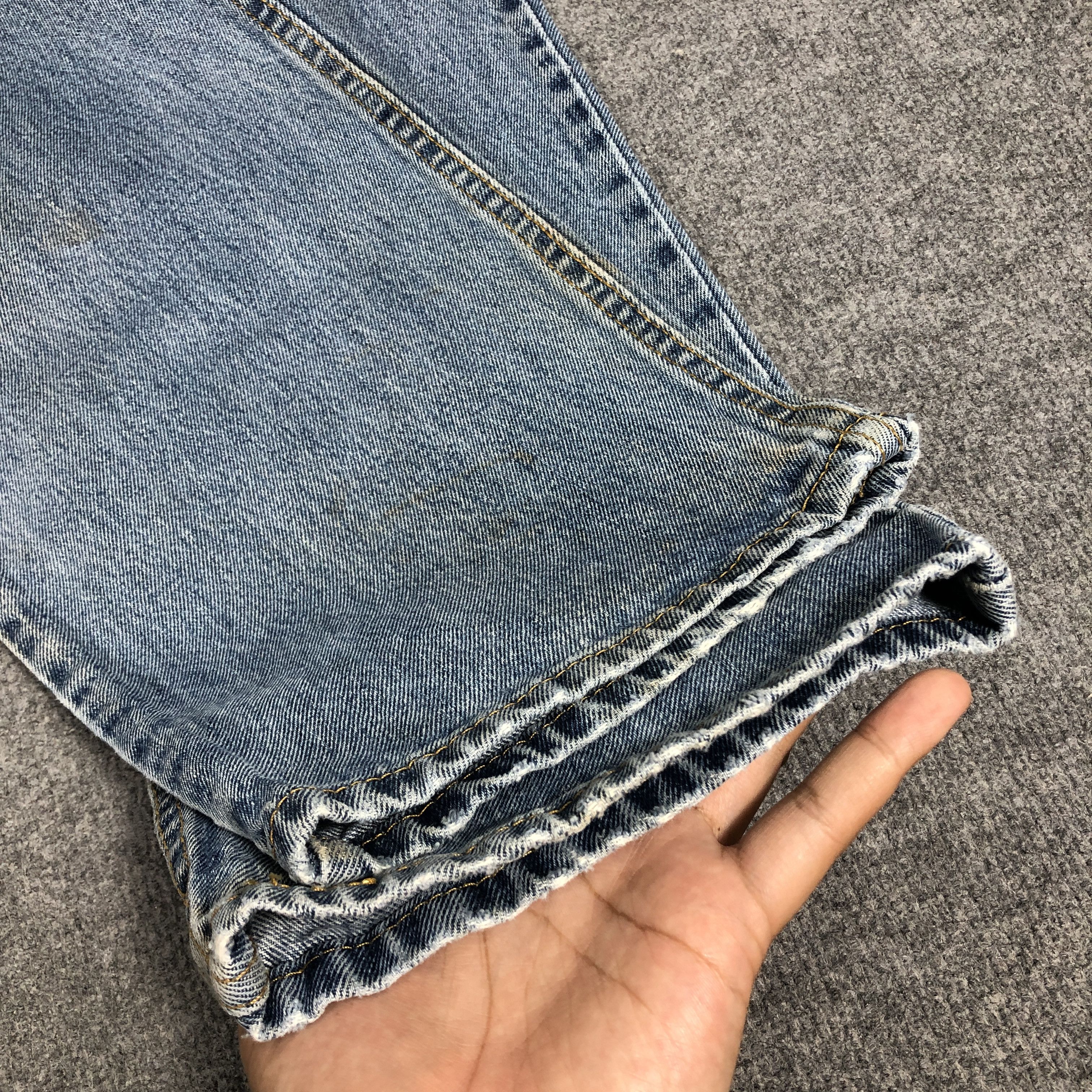 Levi's × Vintage Vintage Levis 550 Light Blue Wash Jeans L966 Size US 33 - 9 Thumbnail