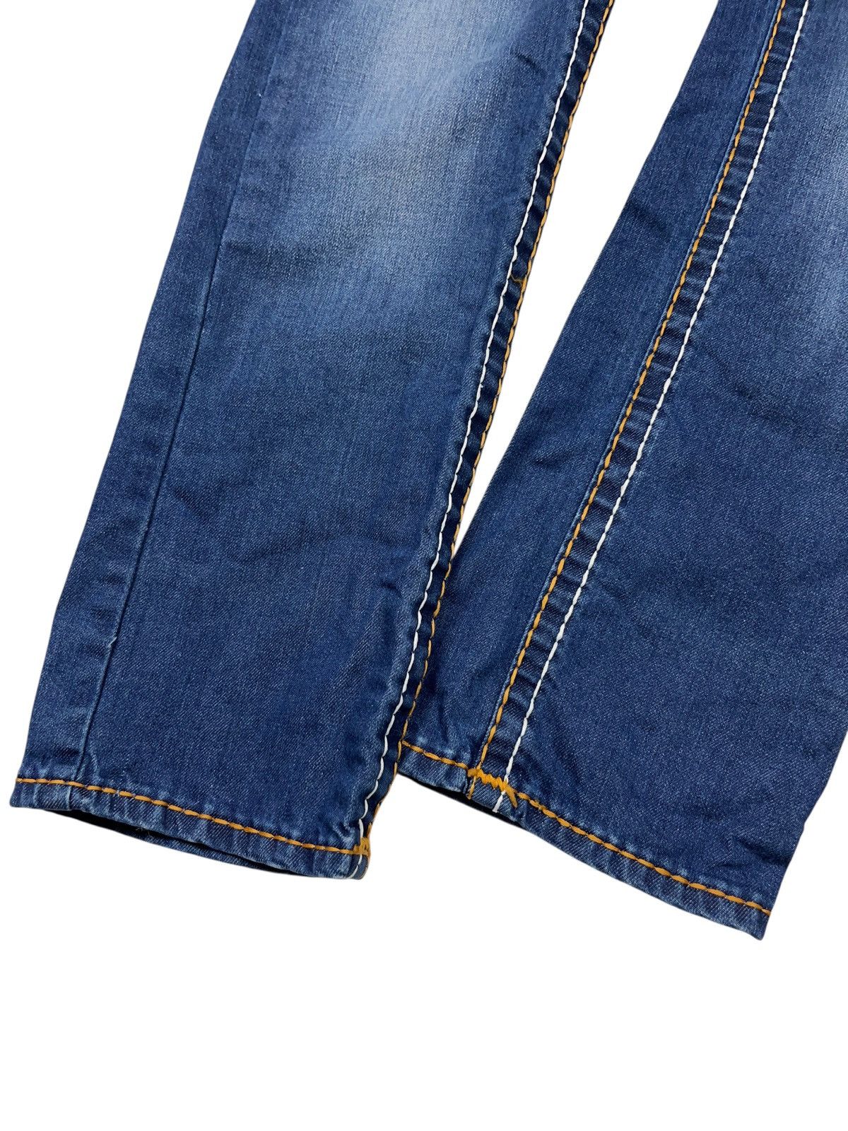 True Religion Vintage True Religion Becky Jeans Embroidered Slim Size 31 Size 31" - 4 Thumbnail