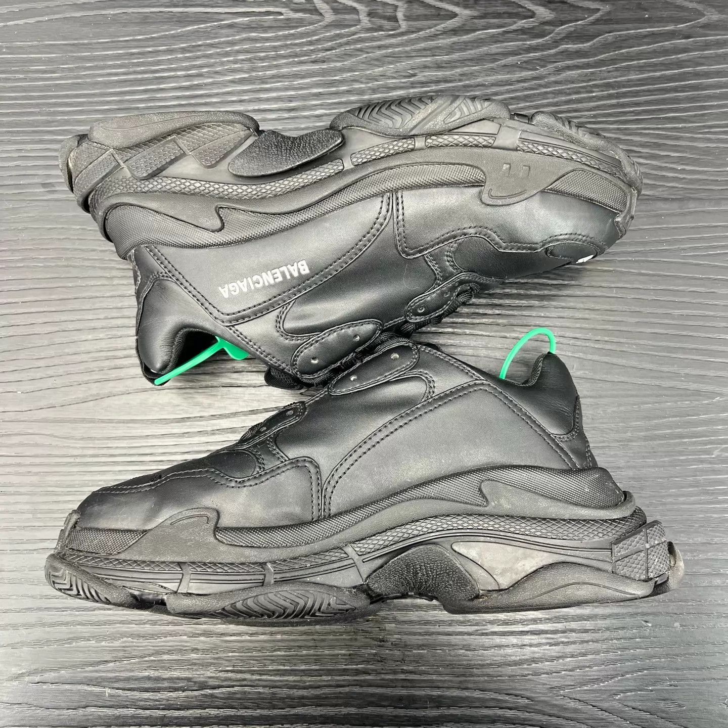 Balenciaga Balenciaga Triple S Black Size 43 Like New Original Box Size US 10 / EU 43 - 3 Thumbnail