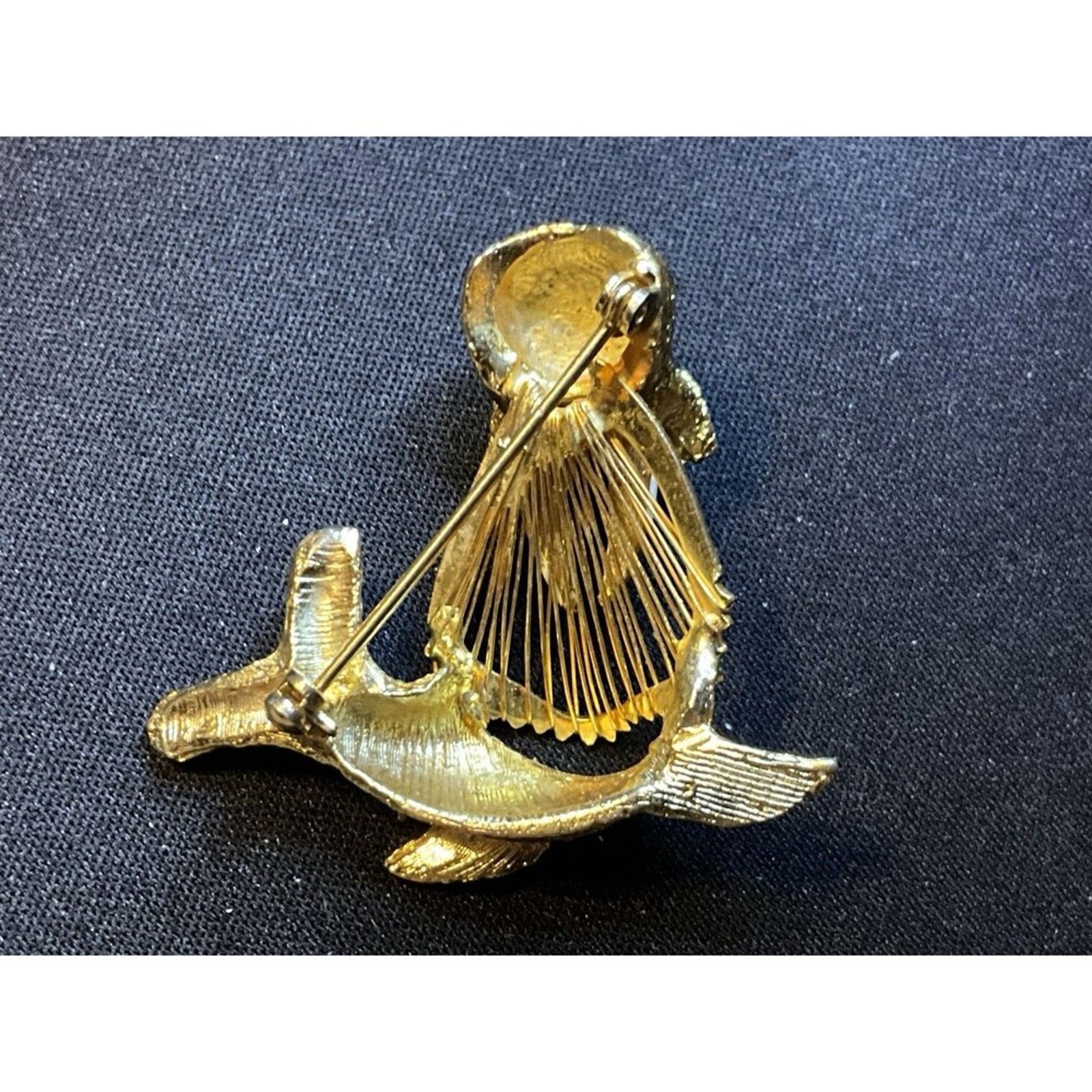 Other Vintage Gold Tone Walrus With Ruby Eyes And Nose Brooch Size ONE SIZE - 5 Thumbnail