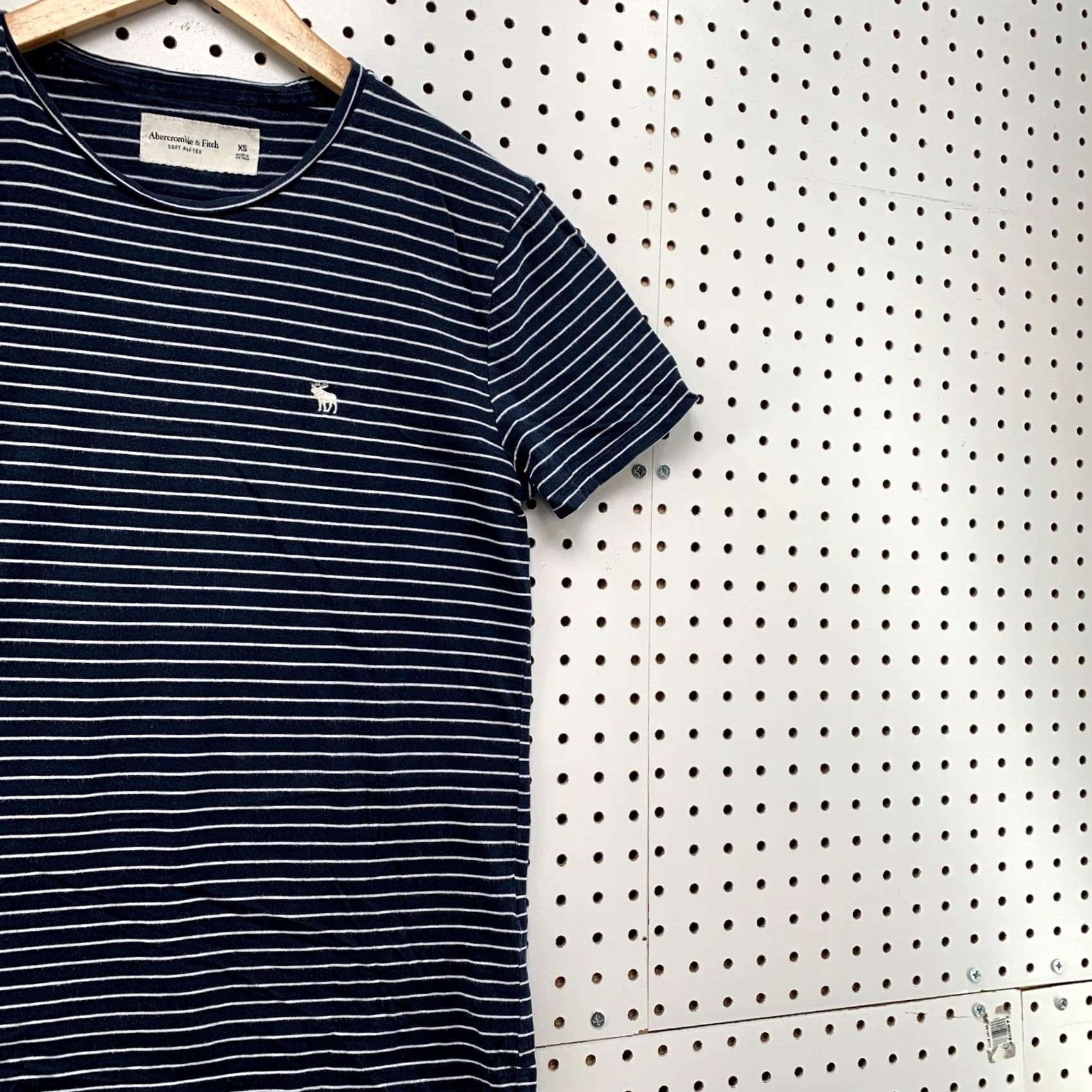 Abercrombie & Fitch Abercrombie & Fitch Soft A&F Tee Shirt Striped Womens XS Blue White Moose T-Shirt Cap Sleeve Crew Neck XS Womens Size XS / US 0-2 / IT 36-38 - 4 Thumbnail