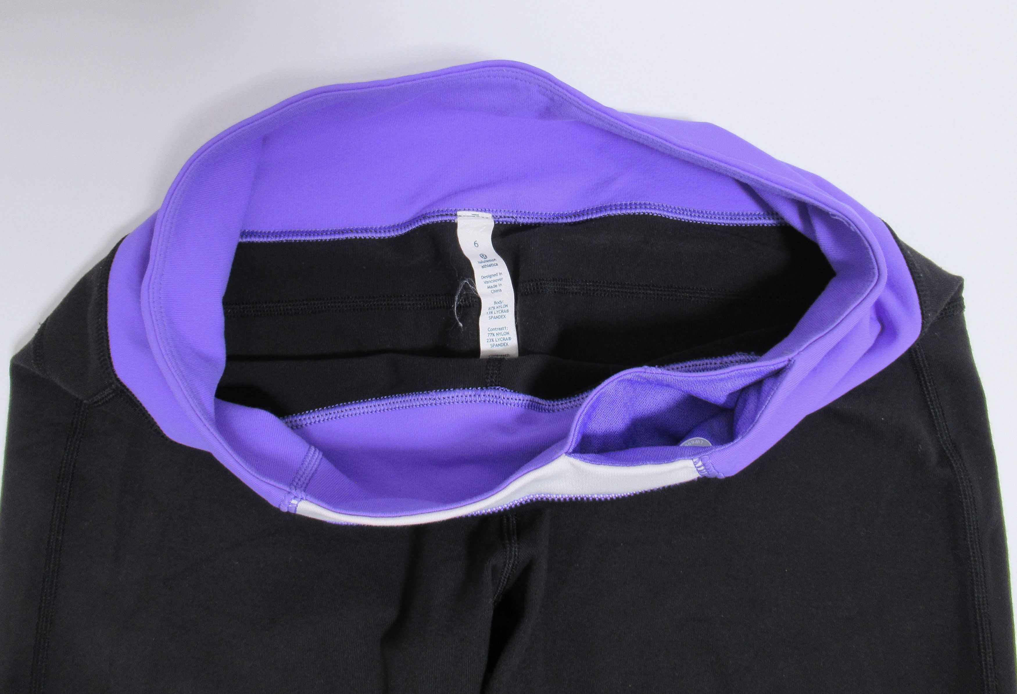 Lululemon Lululemon Women's Activewear Crop Black & Purple Size 6 Size 28" / US 6 / IT 42 - 4 Thumbnail