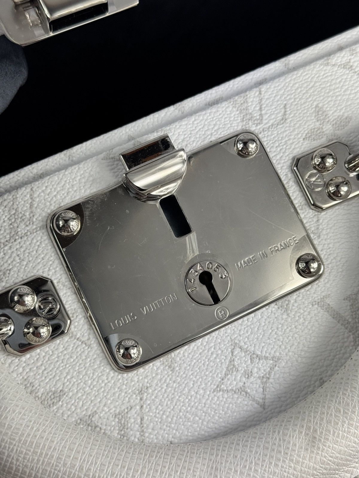 Louis Vuitton Bisten 50 Suitcase Size ONE SIZE - 13 Thumbnail