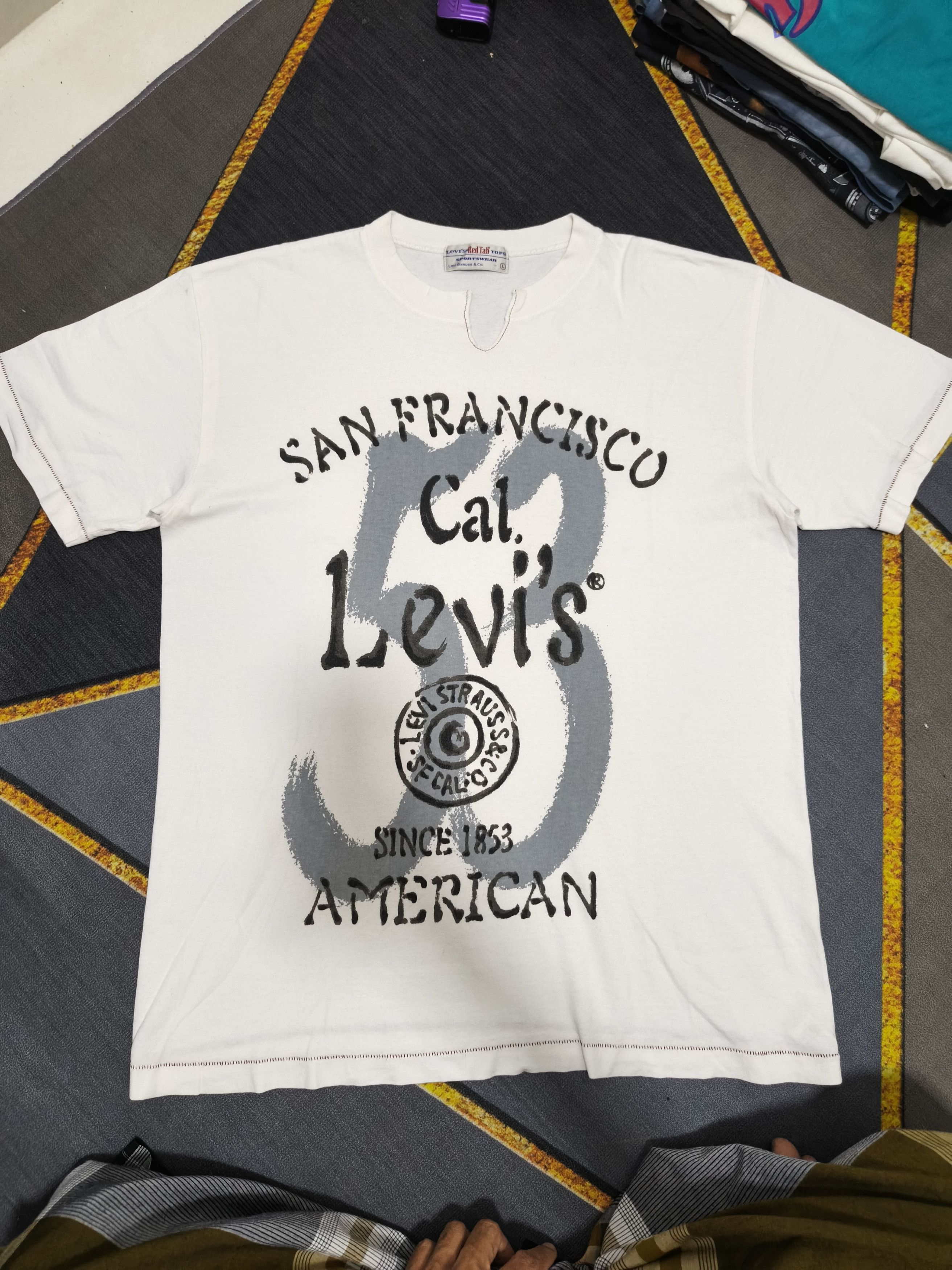 Levi's Vintage Levi’s Red Tab Tops Sportswear Tee Size US M / EU 48-50 / 2 - 1 Thumbnail