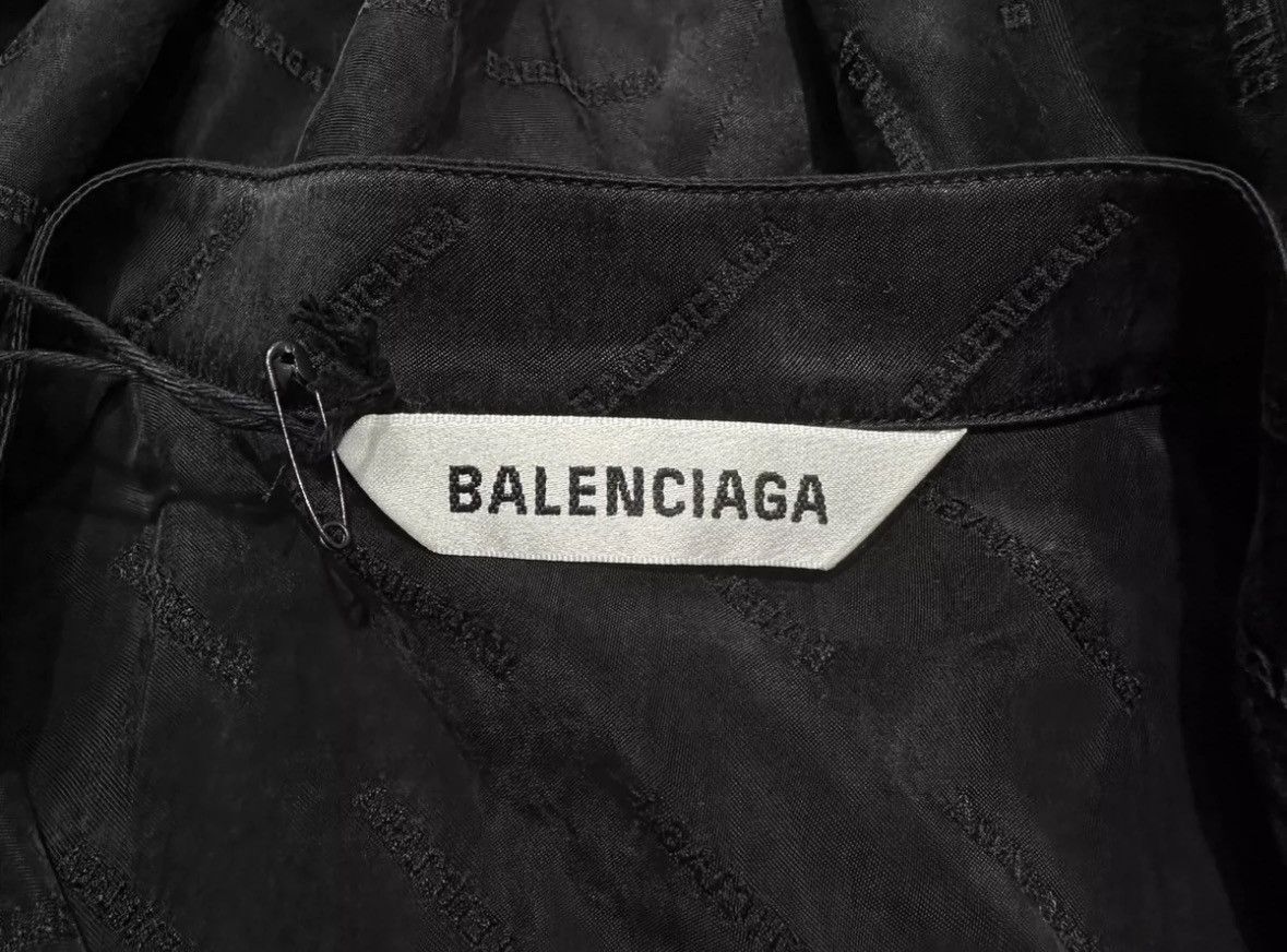 Balenciaga Balenciaga full print bullet screen hooded fringe shirt Size US S / EU 44-46 / 1 - 3 Thumbnail