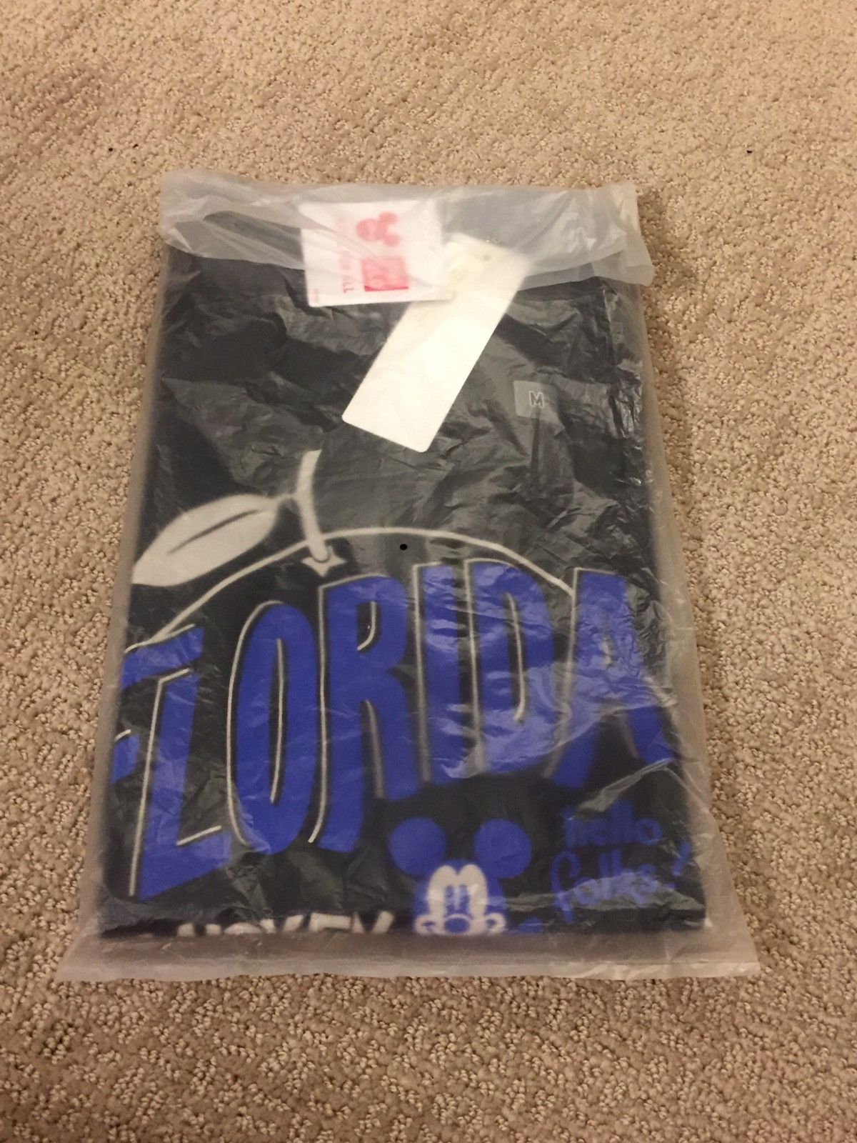 Disney × Uniqlo Uniqlo UT x Disney Mickey Mouse Florida Black T-shirt NEW Size US M / EU 48-50 / 2 - 2 Thumbnail