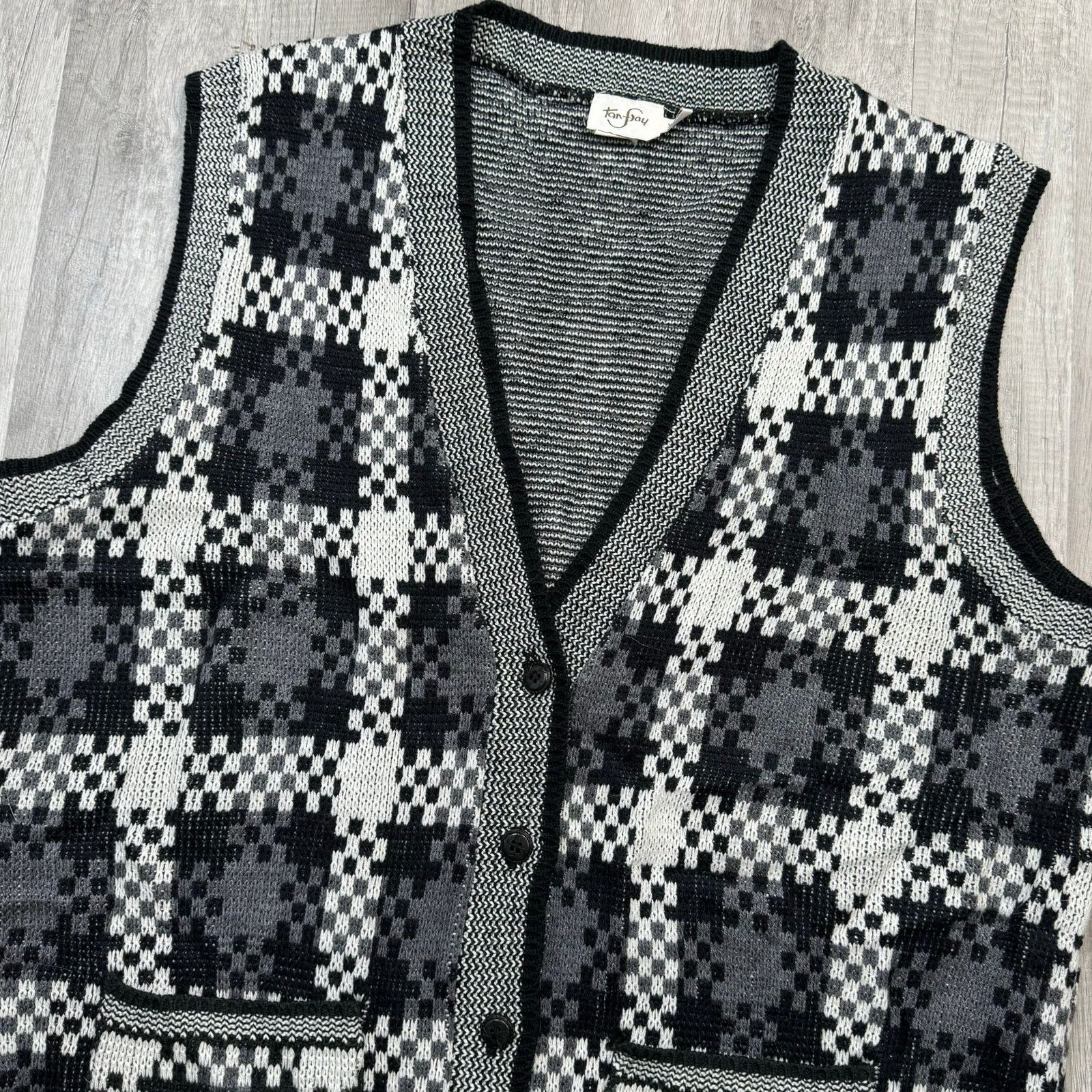 Vintage Vintage 80s 90s Plaid Gray Black White Sweater Vest Size XL Size US XL / EU 56 / 4 - 2 Thumbnail