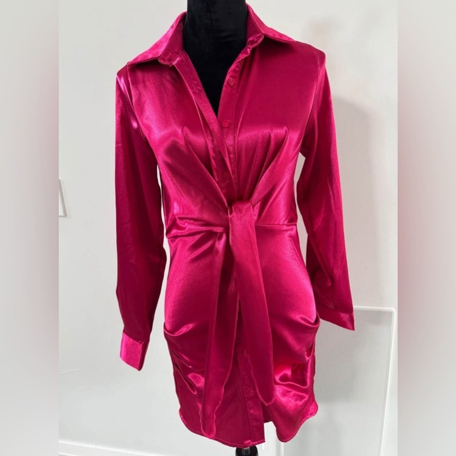 Other Elegant Fuchsia Satin Tie-Front Dress size XS Size XS / US 0-2 / IT 36-38 - 1 Thumbnail