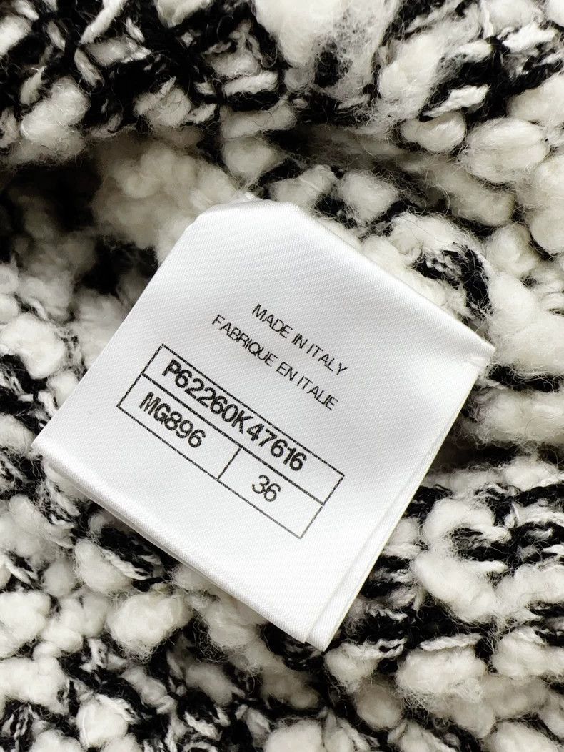 Chanel Chanel 19B black and white plaid large wool knitted jacket Size XS / US 0-2 / IT 36-38 - 6 Thumbnail