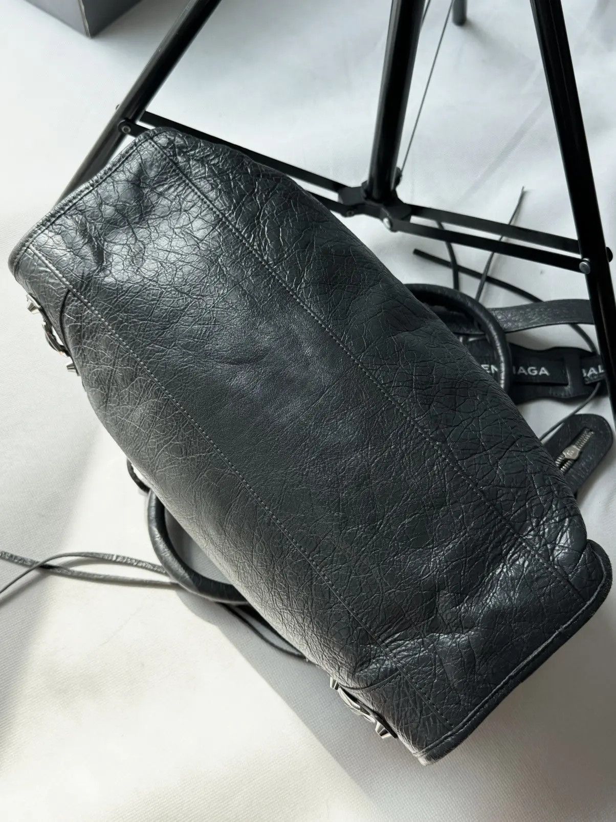 Balenciaga Vintage Balenciaga 00s City Bag Distressed Leather Handbag Size ONE SIZE - 17 Thumbnail
