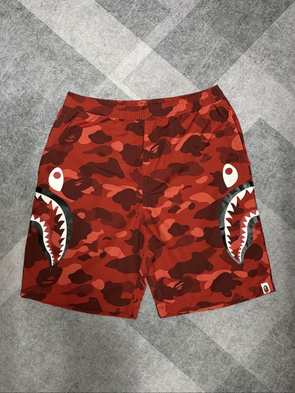 Bape A Bathing Ape Color Camo Shark Shorts Size L Size US 34 / EU 50 - 1 Thumbnail