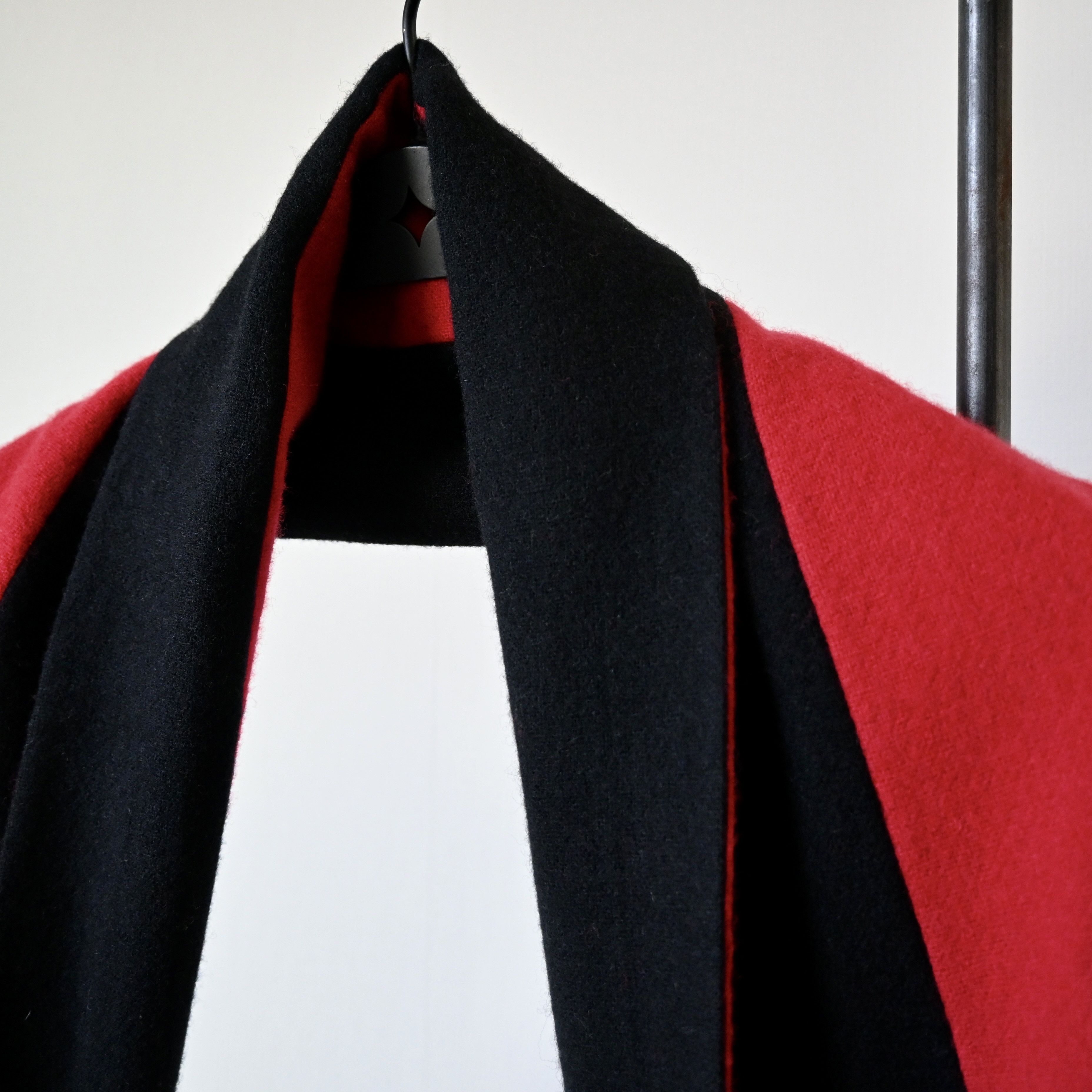 Other A.E.Clothier JESUS COLLEDGE CAMBRIDGE wool scarf, made in UK Size ONE SIZE - 3 Thumbnail