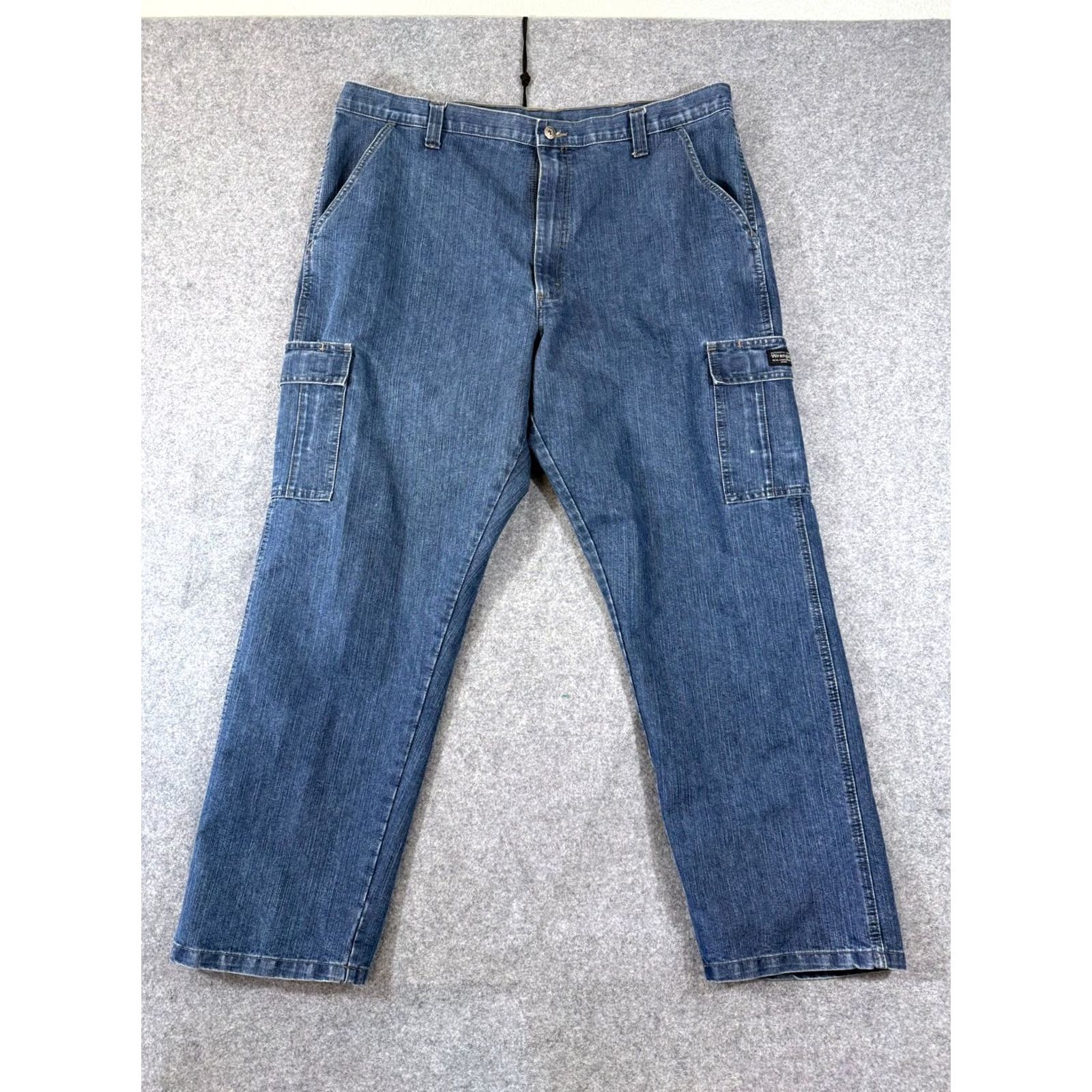Wrangler Wrangler Cargo Jeans Mens 42x32 Blue Denim Straight Leg Outdoor Classic Jeans Mens 42in Regular Jeans Blue Wrangler Cargo Straight Mens Boys? Size US 42 / EU 58 - 3 Thumbnail