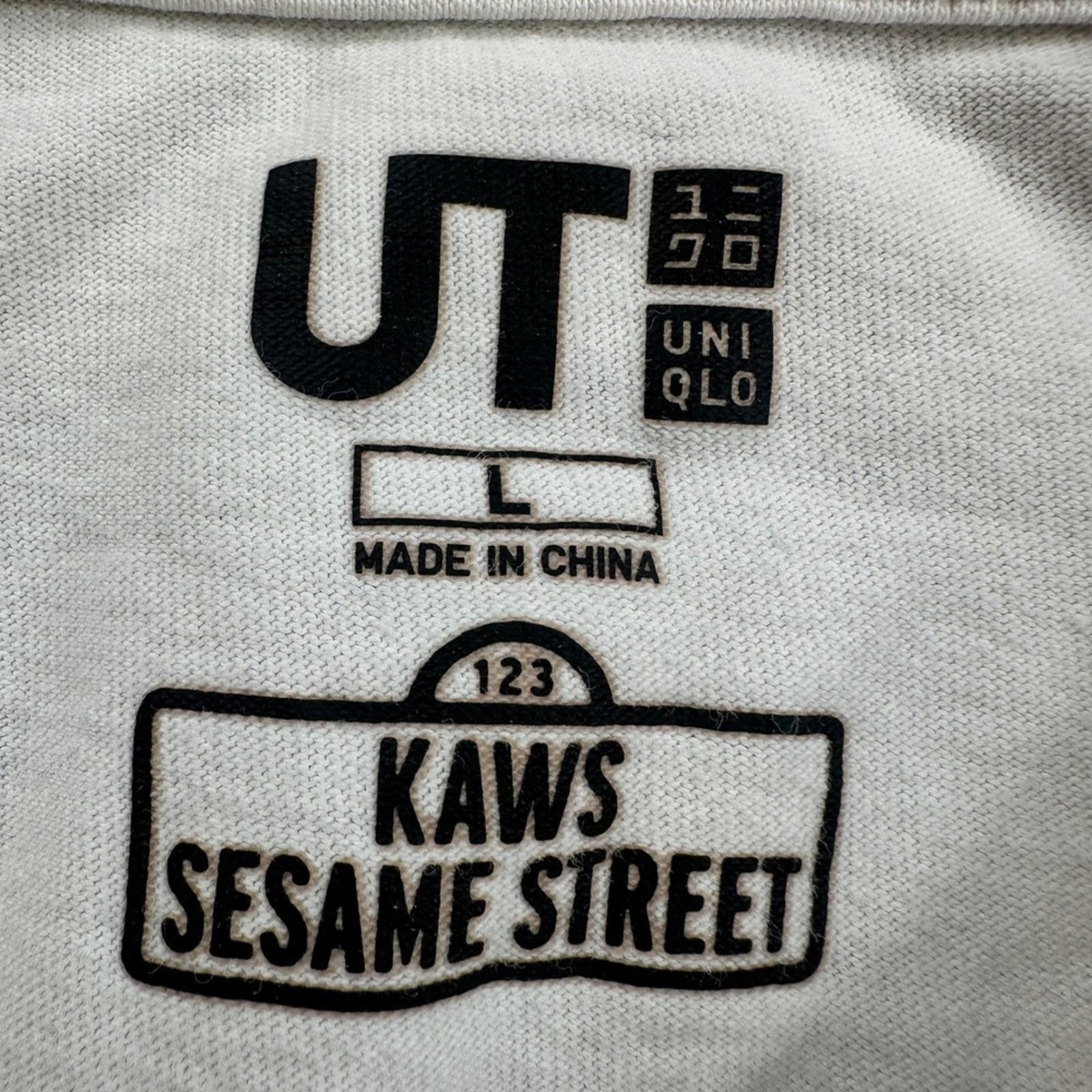 Kaws × Uniqlo KAWS x Uniqlo UT Sesame Street Elmo Pocket Tee L White XX Size US L / EU 52-54 / 3 - 4 Thumbnail