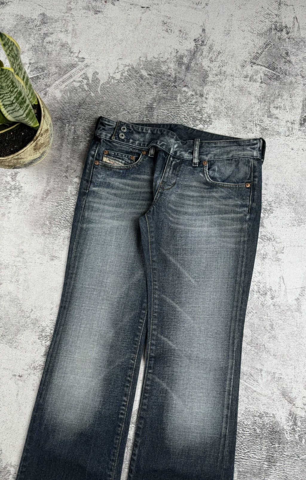 Diesel Diesel Cherone Y2K Distressed Denim Straight Jeans Trousers Size 30" / US 8 / IT 44 - 6 Thumbnail