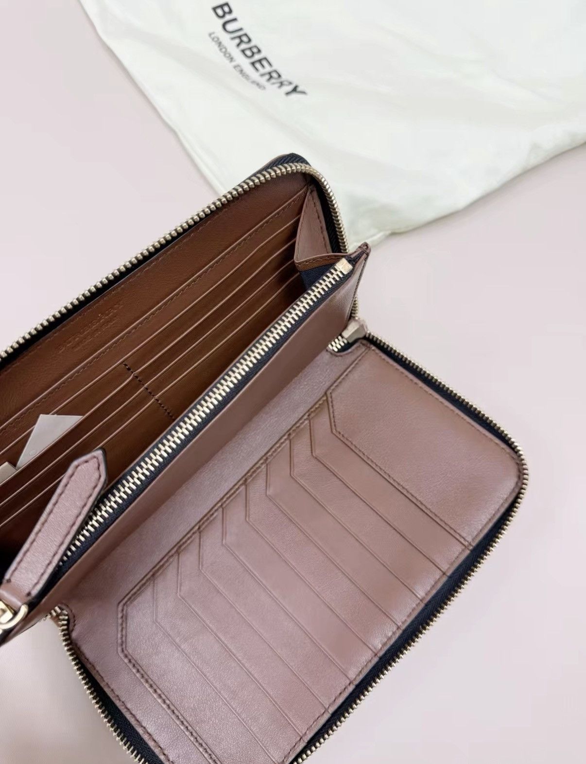 Burberry BURBERRY Clutch Bag J30 Size ONE SIZE - 4 Thumbnail