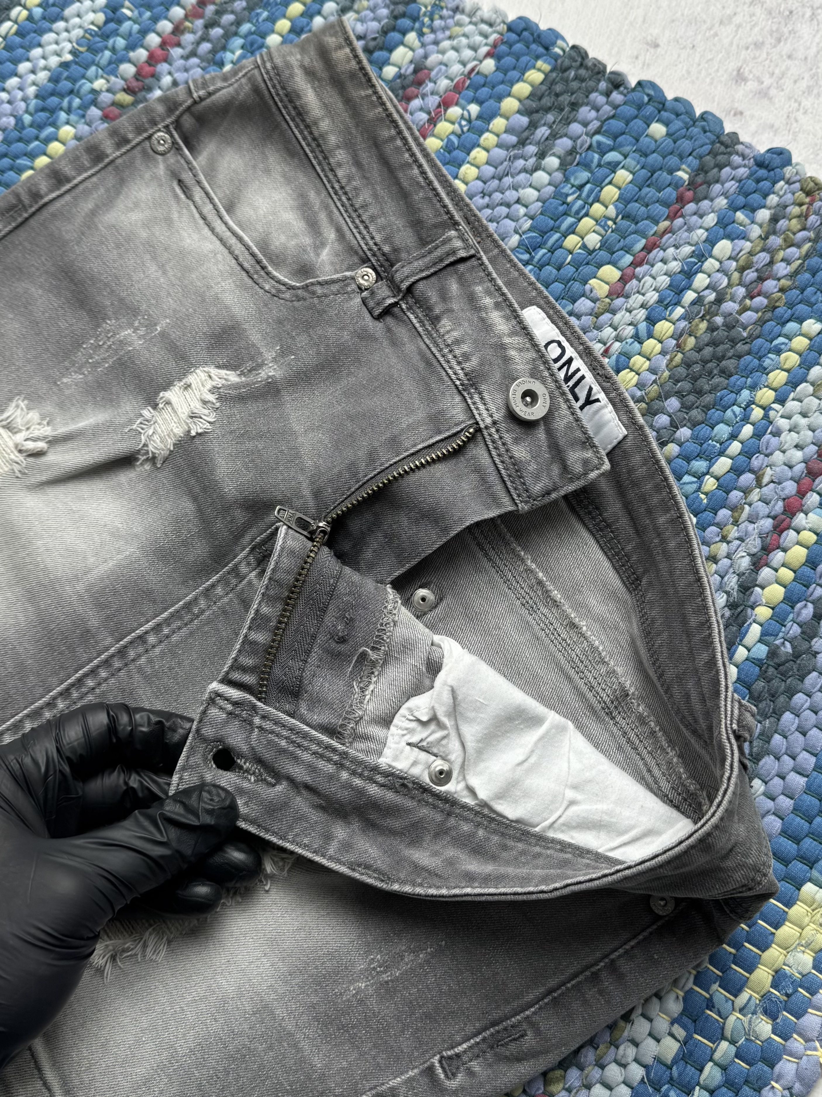 Vintage Vintage Grey Denim Mini Distressed Y2K Jean Skirt Low Rise Size 27" / US 4 / IT 40 - 4 Thumbnail