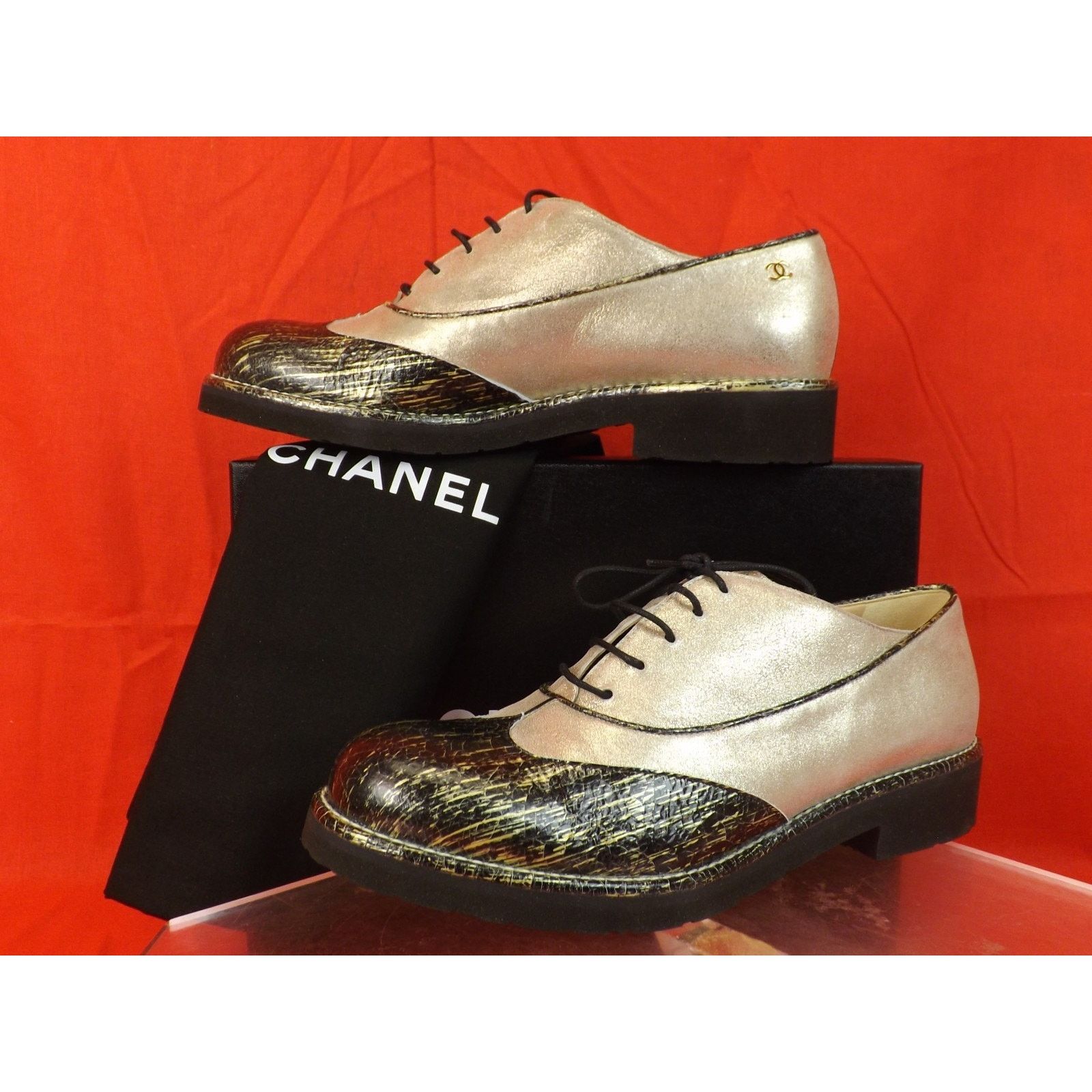 Chanel CHANEL G31564 TWO TONE BLACK LEATHER CC LOGO OXFORDS 38 $1K Size US 8 / IT 38 - 3 Thumbnail
