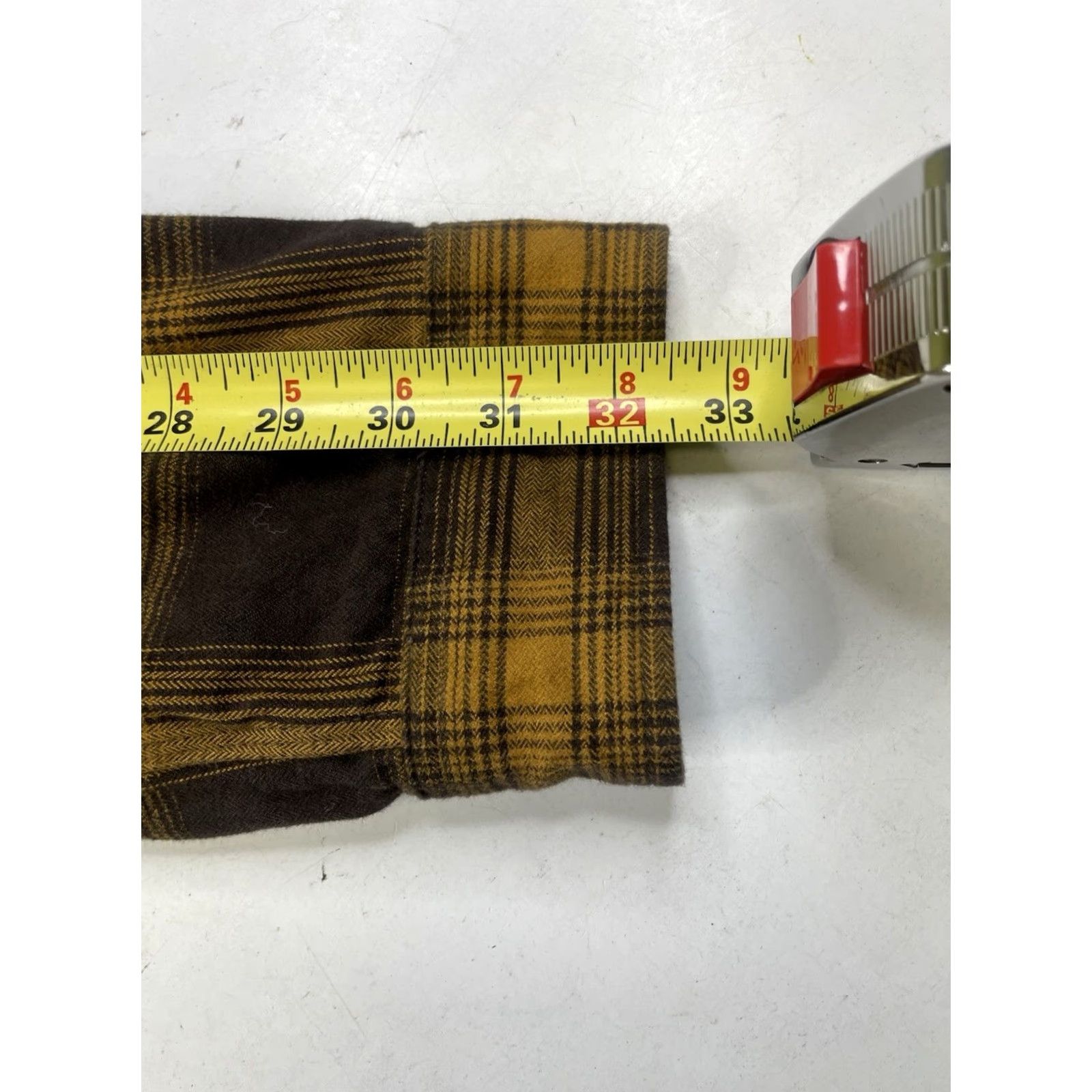 Carhartt Carhartt Work Flannel Shirt Plaid Long Sleeve Regular Fit 104451 B10 Mens Large Brown Cotton Flannel Button-Up Pockets Size US L / EU 52-54 / 3 - 4 Thumbnail