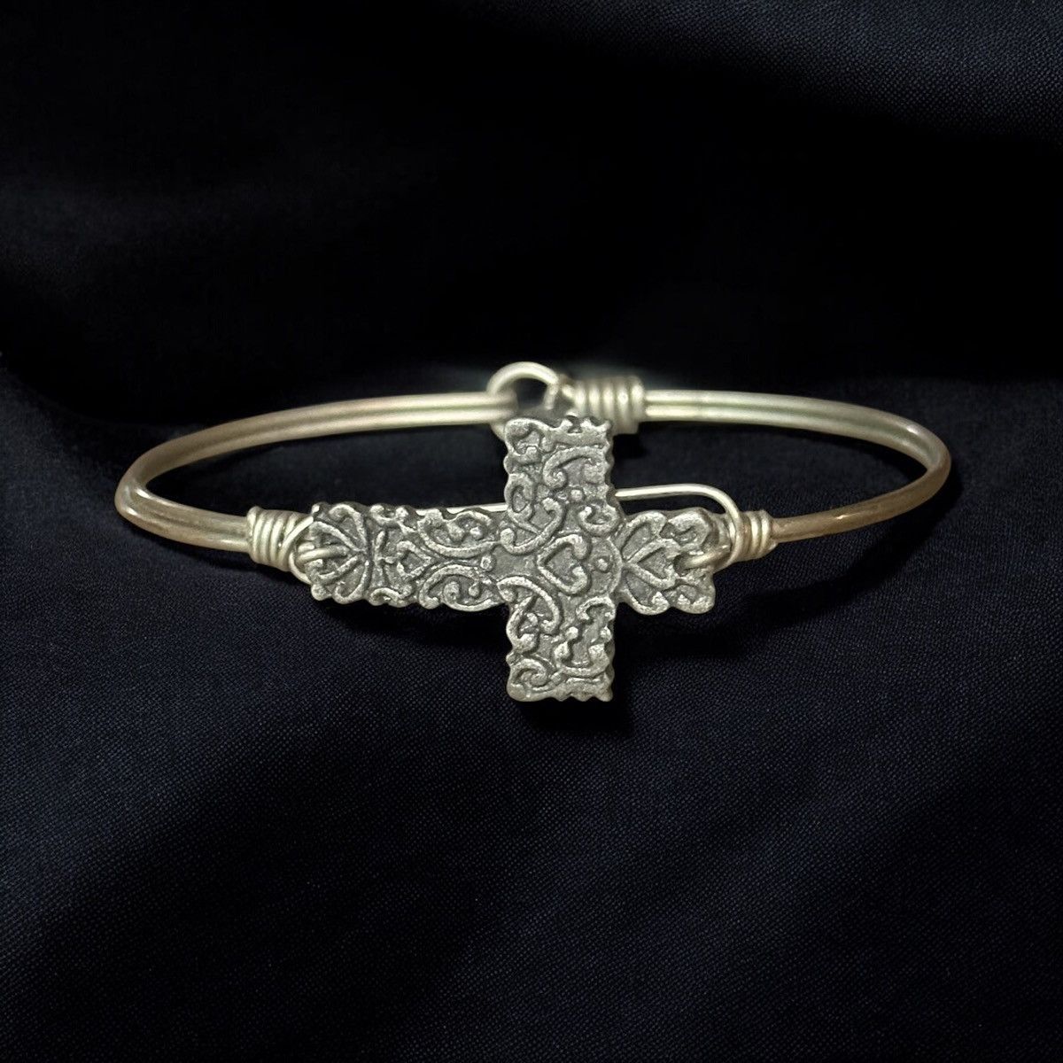Other Luca + Danni silver tone ornate cross bangle bracelet Size ONE SIZE - 1 Thumbnail