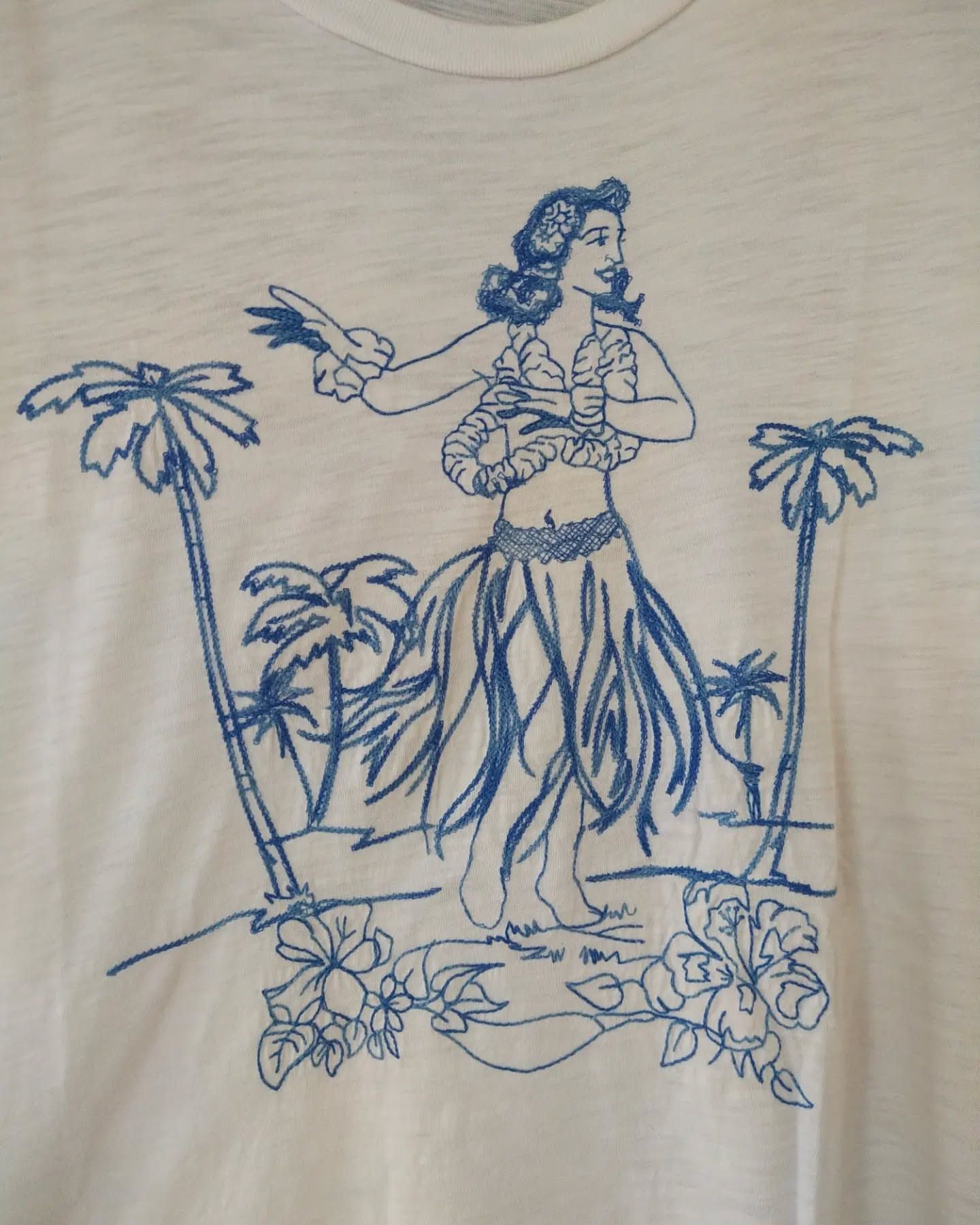 Gap GAP Girl Hawaii Dancing Graphic White Embroidery Tees Size US L / EU 52-54 / 3 - 2 Thumbnail