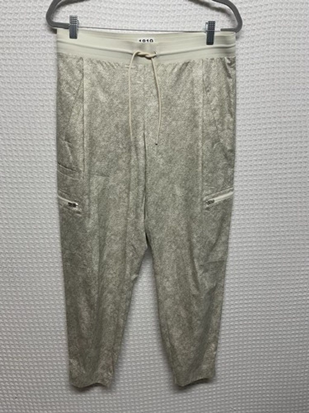 Athleta NWOT Athleta Cream Venture Printed Jogger Pants Women 10P Size 32" / US 10 / IT 46 - 1 Thumbnail