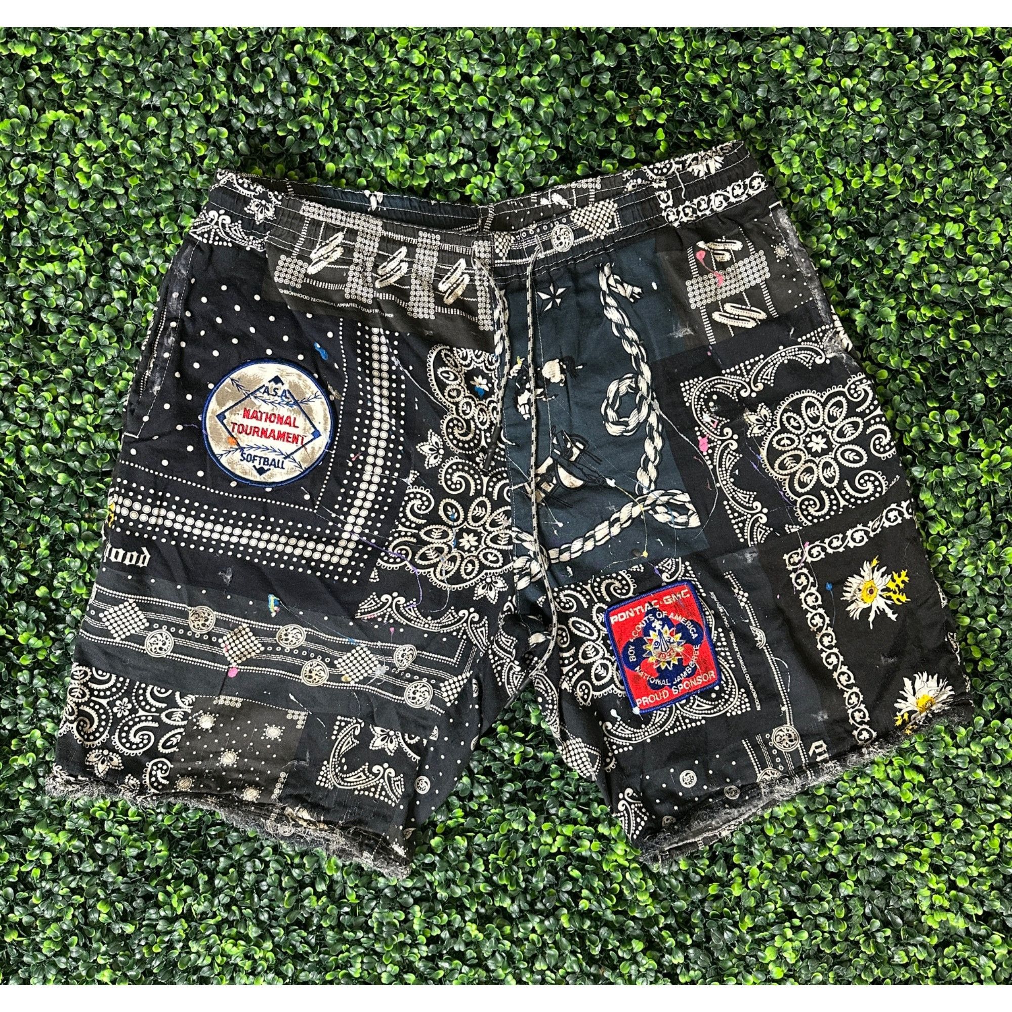 Handmade × Neighborhood DRO Lab Custom 1/1 ART x Neighborhood Bandana Paisley Bermu Size US 35 - 1 Thumbnail