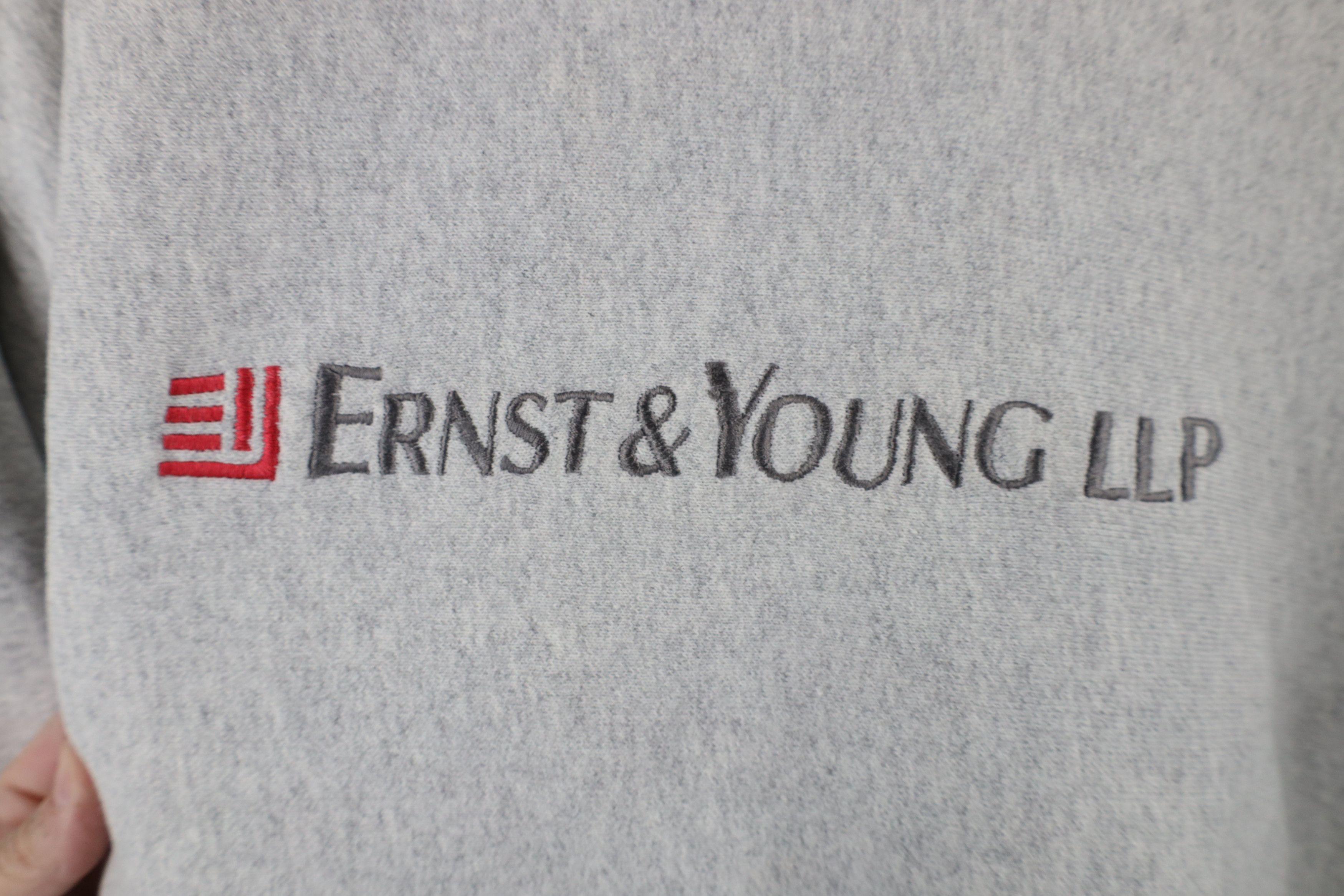 Vintage Vintage 90s Reverse Ernst and Young LLP Sweatshirt Gray USA Size US L / EU 52-54 / 3 - 4 Thumbnail