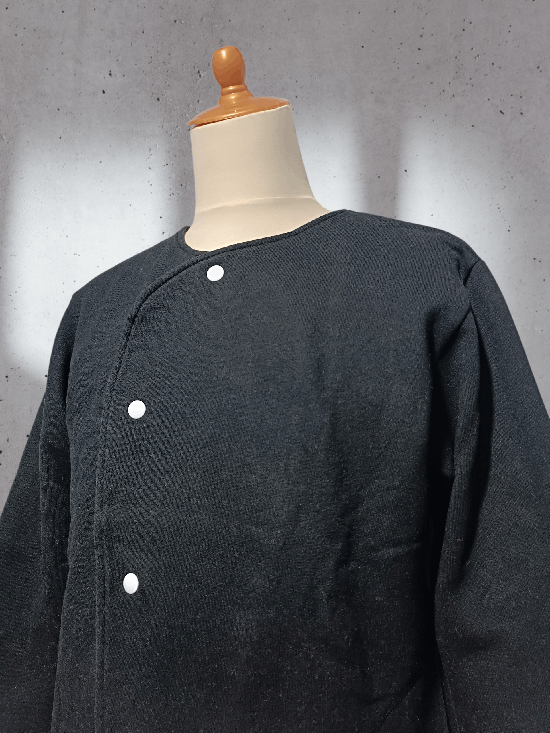 Japanese Brand Asymmetric Button Top Two Tone Sweater Size US M / EU 48-50 / 2 - 2 Thumbnail
